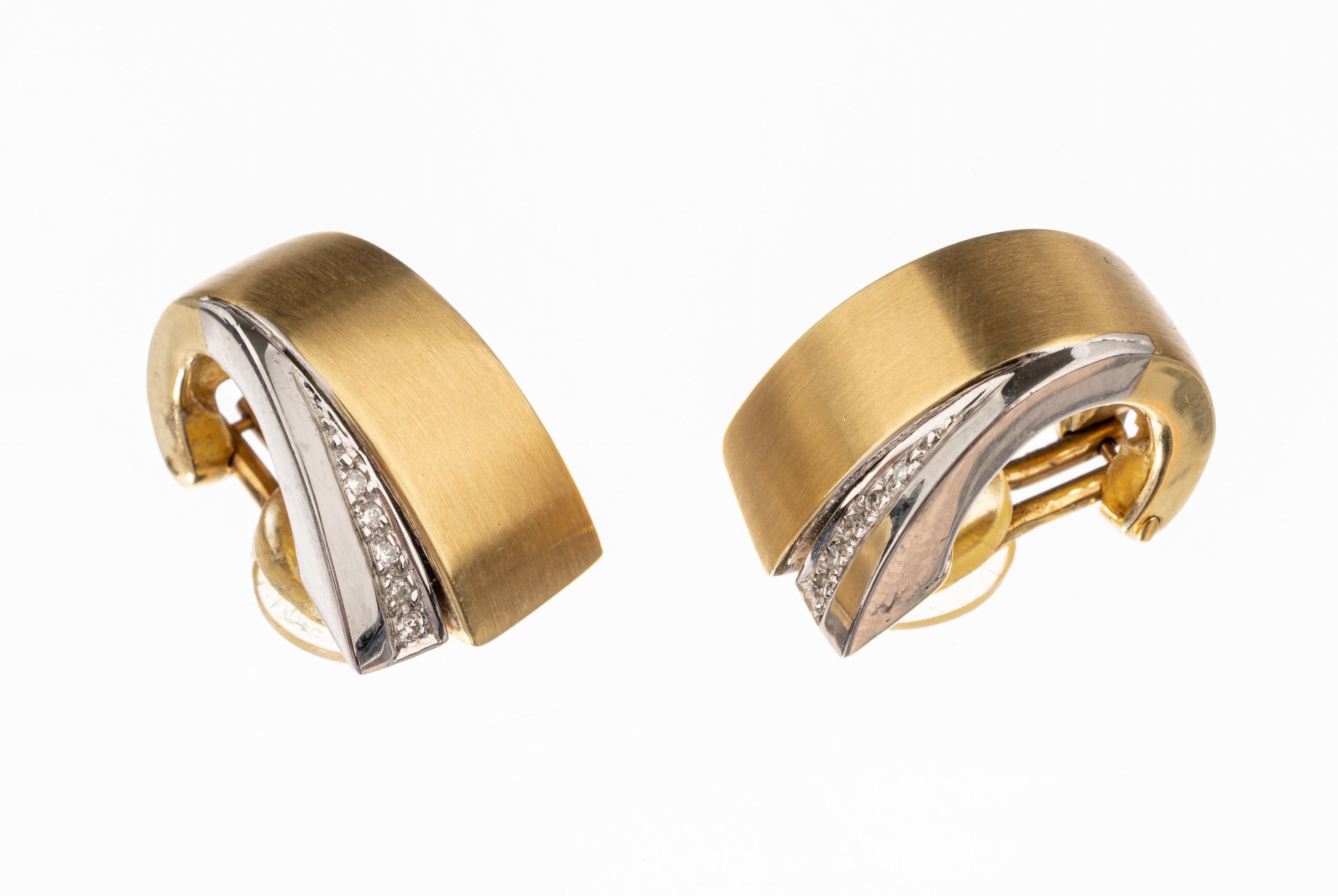 Paar 14 kt Gold Brillant-Ohrclips, GG/WG 585/000, 10 Brillanten zus. ca. 0.10 ct Weiß/si, ca. 9.6 g