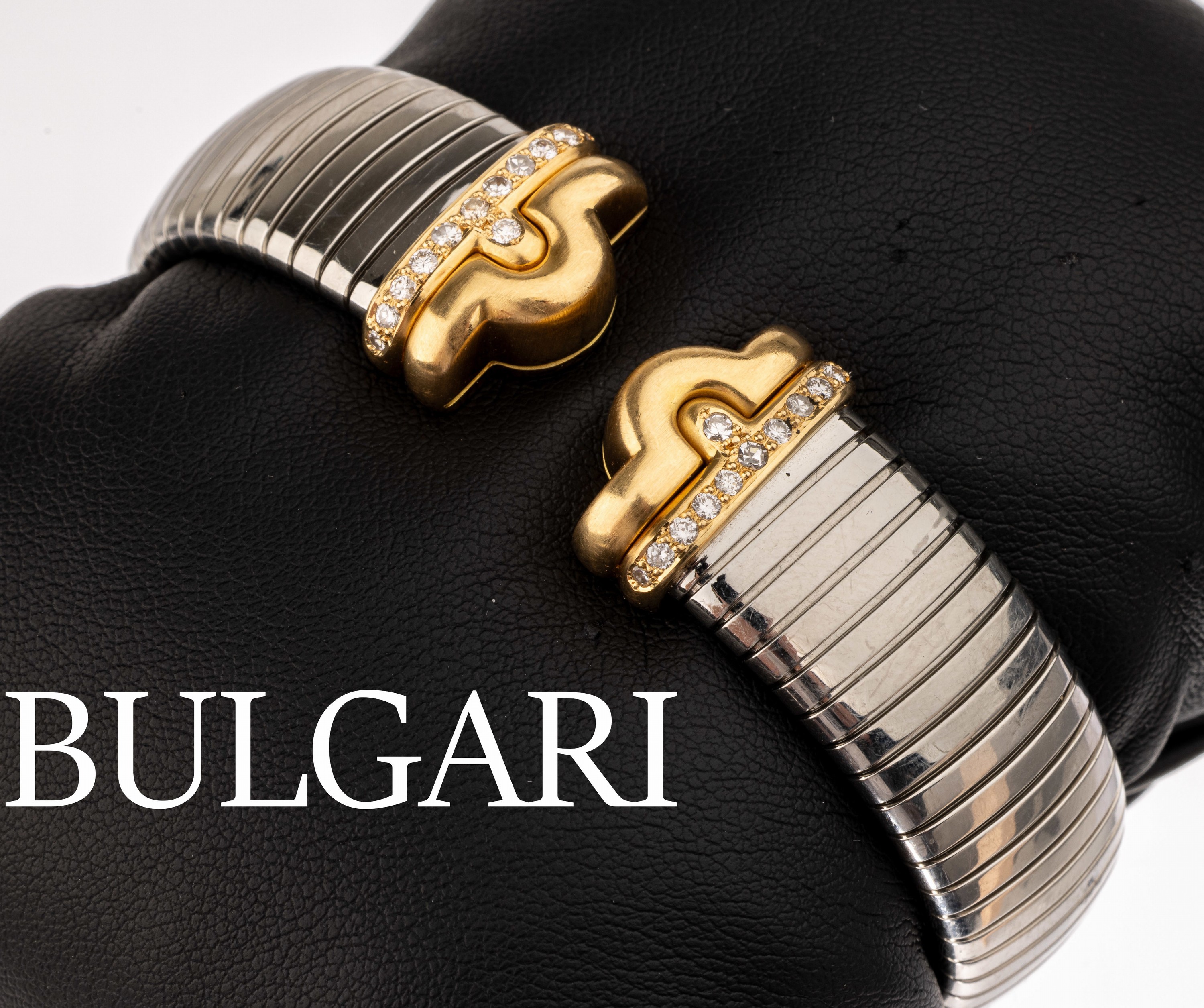 BULGARI Brillant-Armspange , Parentesi Tubogas, GG 750/000 und Stahl, 24 Brillanten zus. ca. 0.44 ct Weiß/si, ca. 57.7 g, D. ca. 6 x 4.5 cm