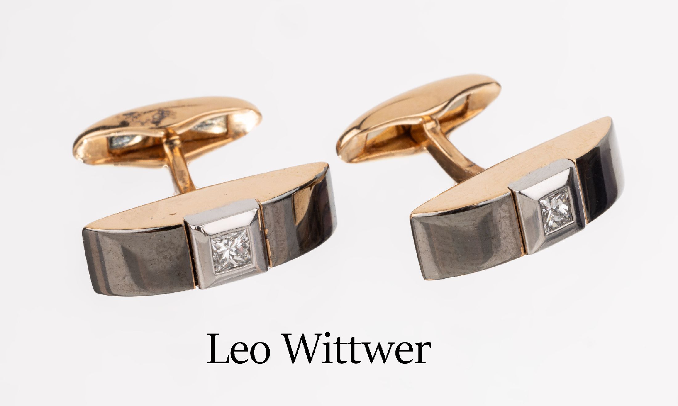 Paar 18 kt Gold LEO WITTWER Diamant- Manschettenknöpfe, RoseG/WG 750/000, 2 Princesscut-Diamanten zus. ca. 0.34 ct (grav.)feines Weiß/vs, ca. 20.4 ...