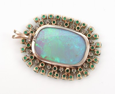 26754247b - 18 kt Gold Opal-Smaragd-Brillant-Anhänger, GG 750/000, ovaler Opalcabochon ca. 30 ...