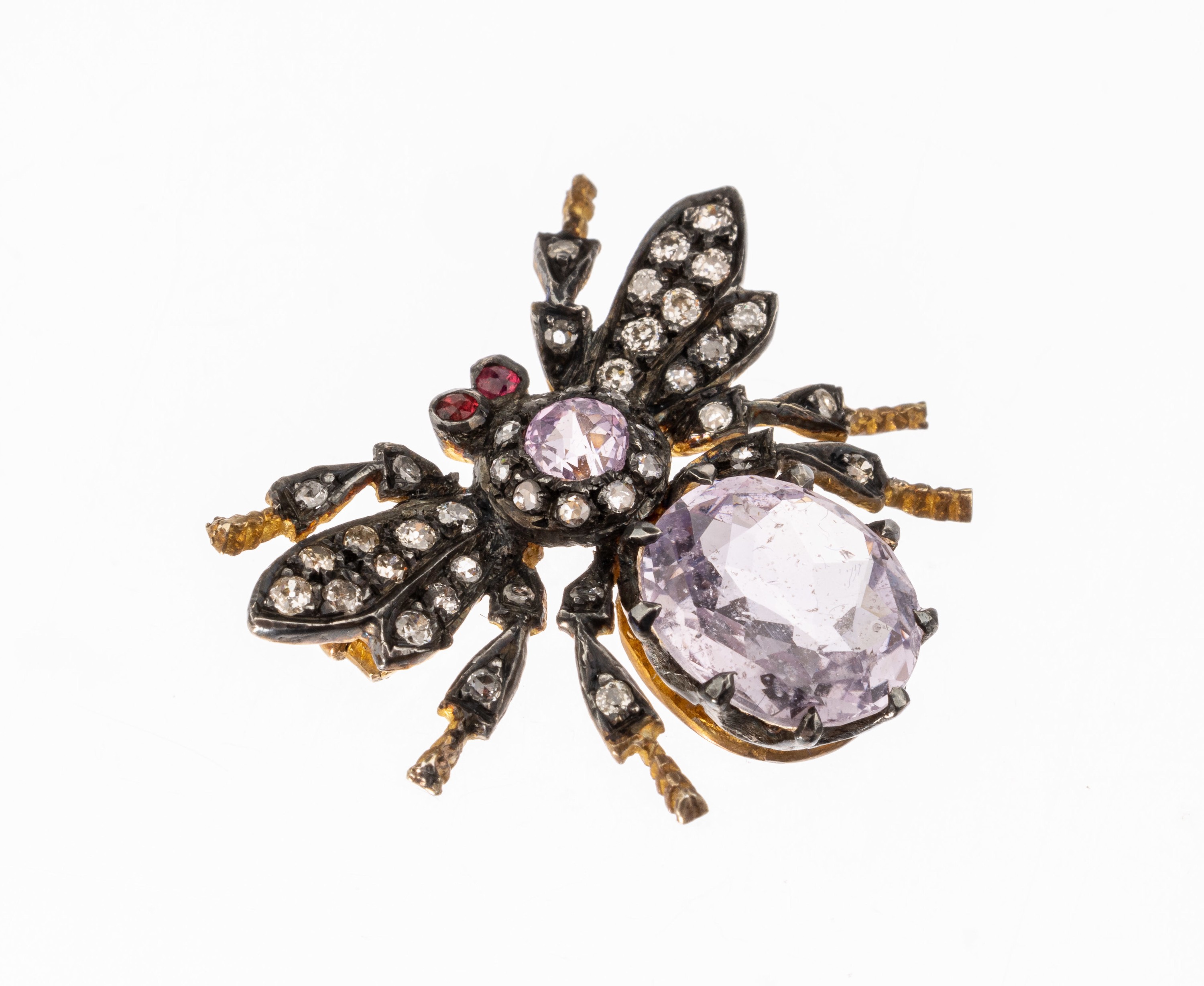 Diamant-Farbstein-Insektenbrosche, Silber (gepr.) teilverg., um 1920-30, 42 8/8 - Diamanten zus. ca. 0.20 ct, Körper aus Farbsteinen zus. ca. 2.0 ...
