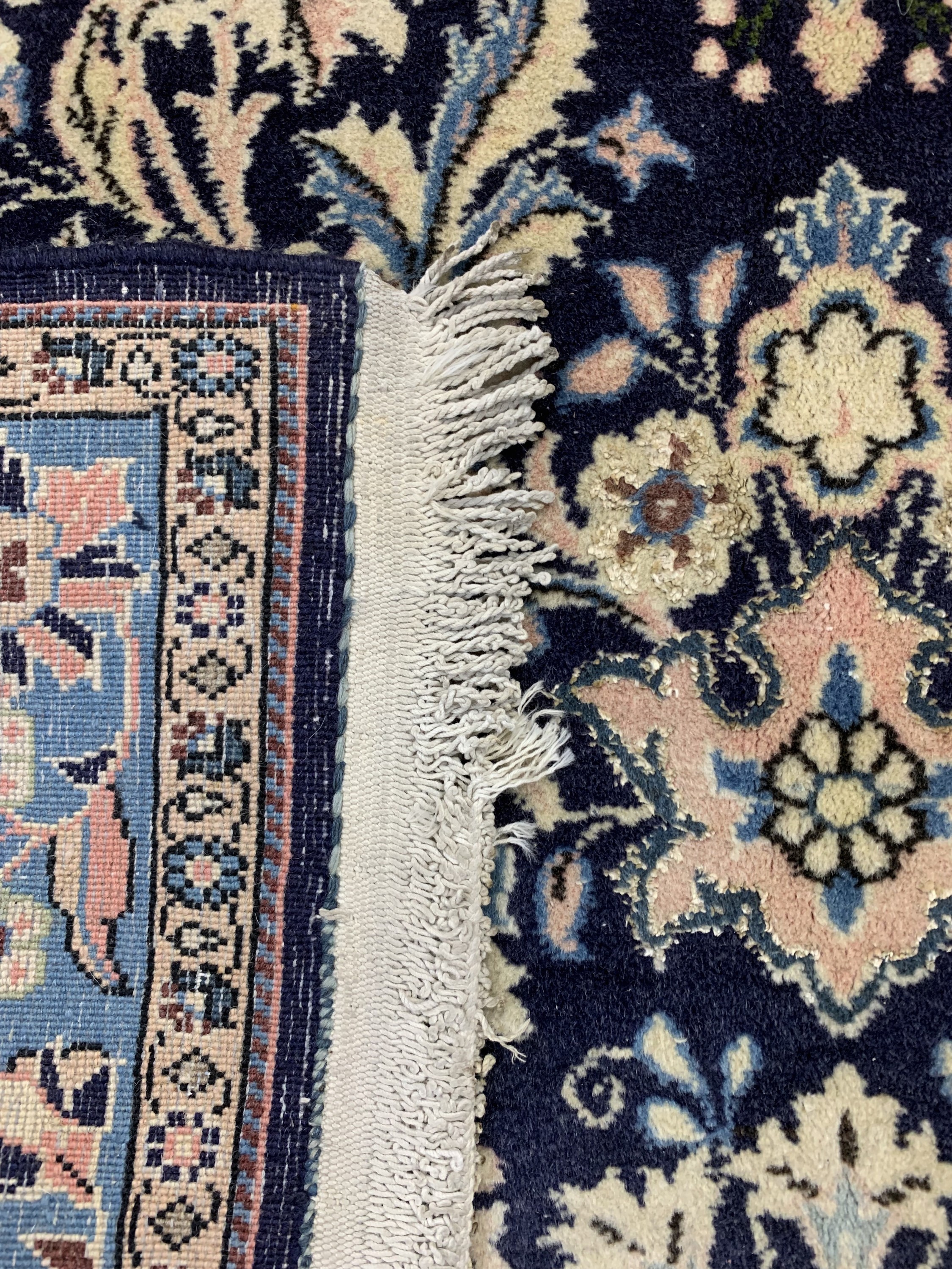 Detail e: Ghom alt, Persien, um 1960, Wolle mit Seide, ca. 220 x 142 cm, EHZ: 2