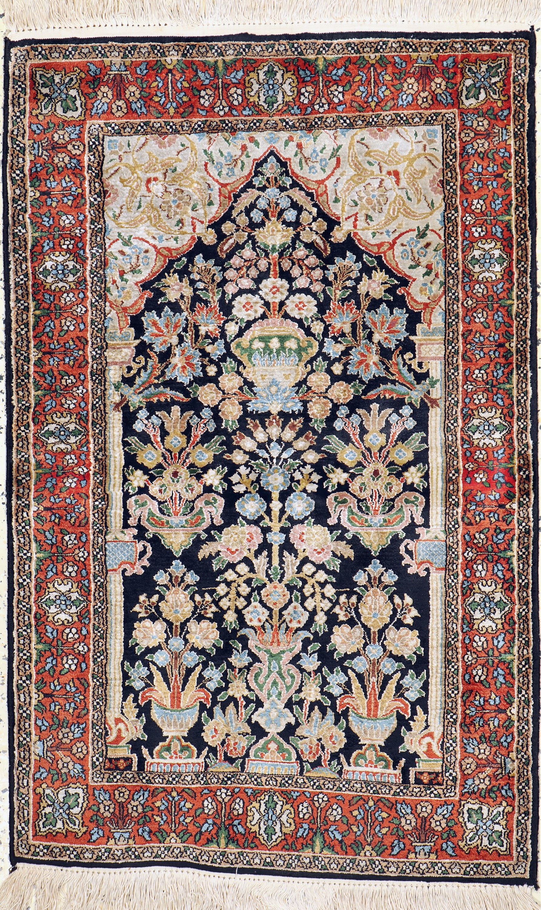 Kashmir Seide, Indien, ca. 50 Jahre, Seide auf Baumwolle, ca. 122 x 75 cm, EHZ: 2