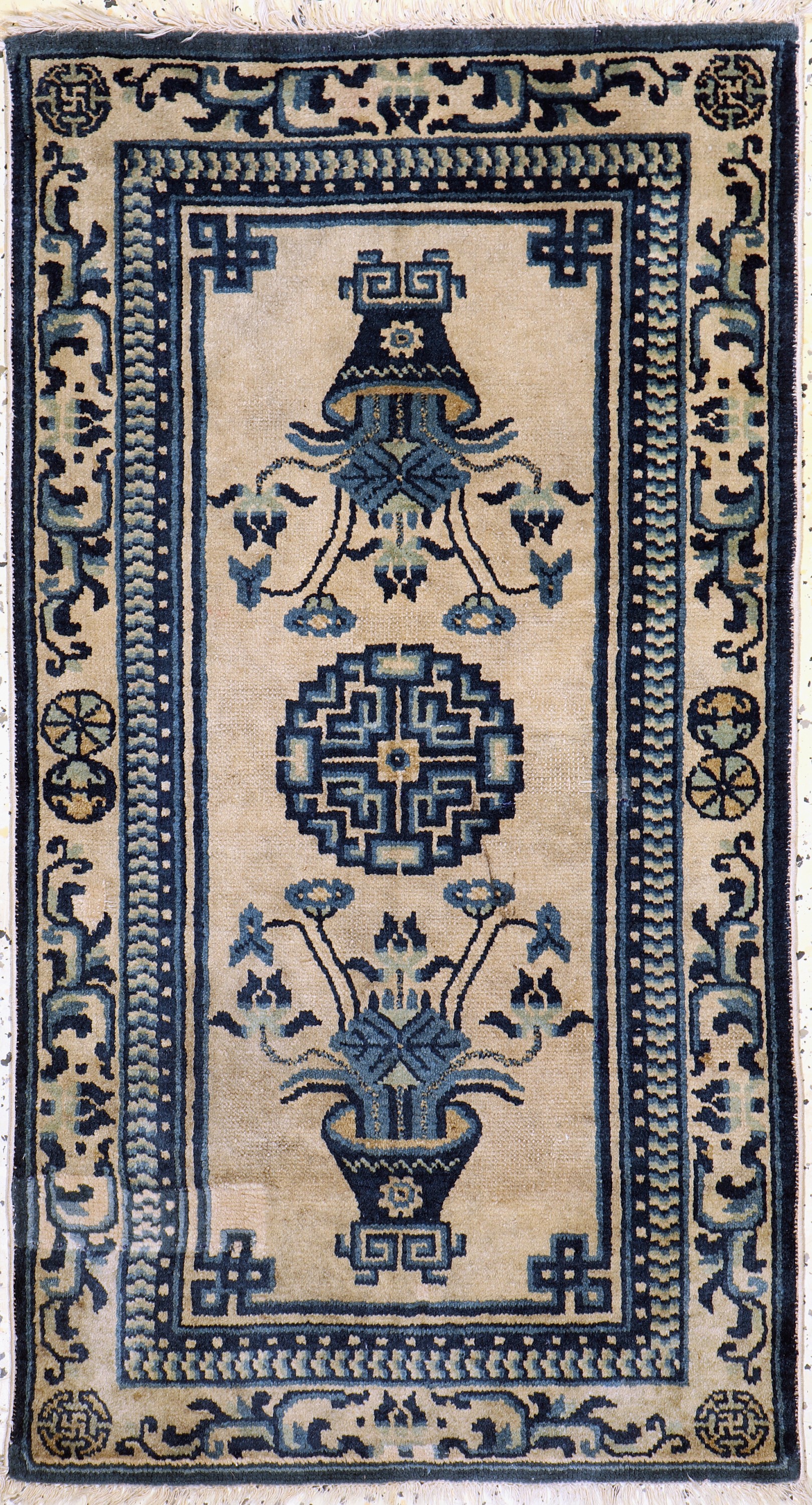 Pao Tow, China, um 1910/20, Wolle auf Baumwolle, ca. 114 x 63 cm, EHZ: 3, alte Restaurierngen