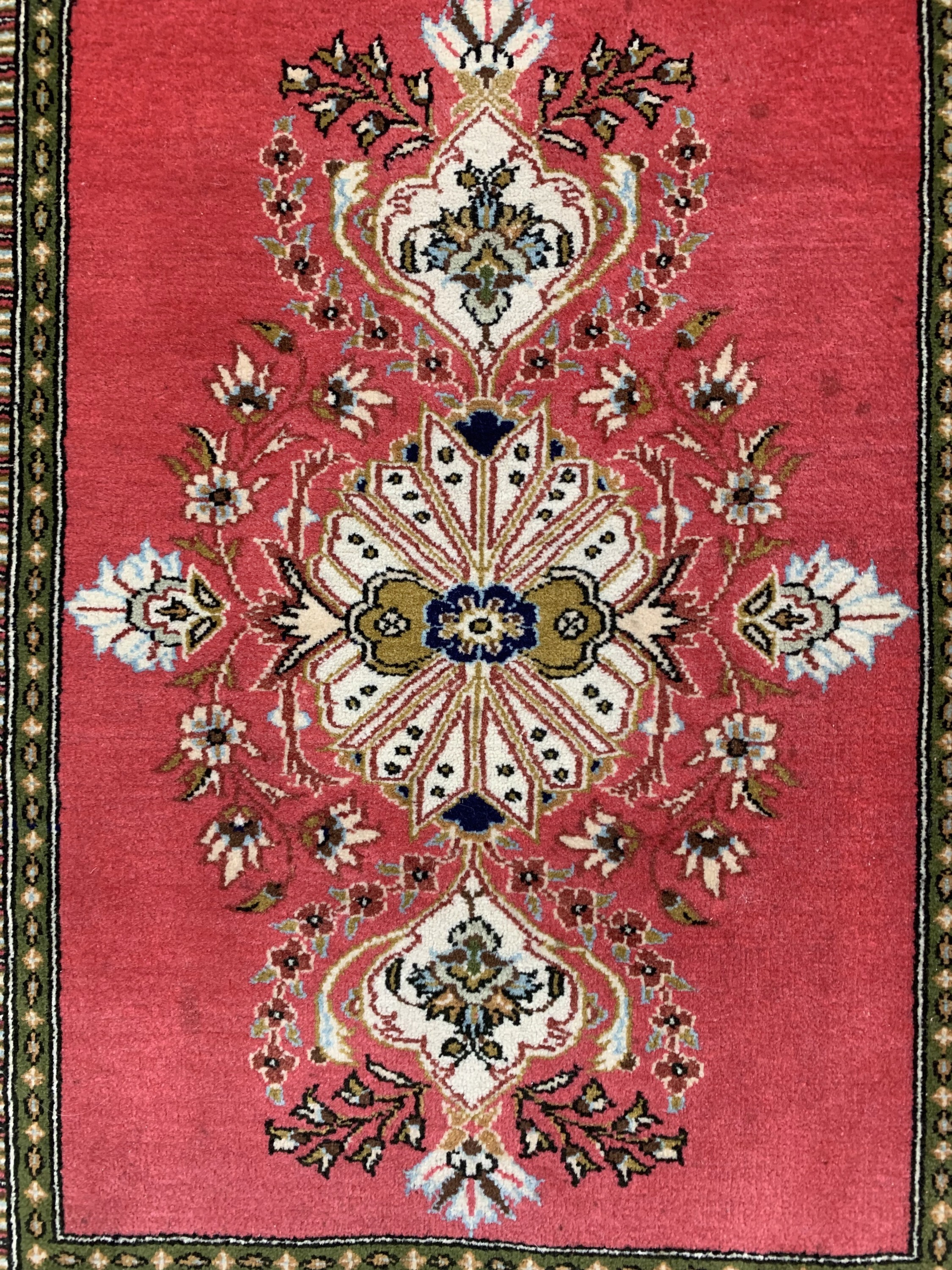 Detail a: 2lot Ghom, Persien, ca. 50 Jahre, Korkwolle, ca. 73 x 54 cm, EHZ: 2