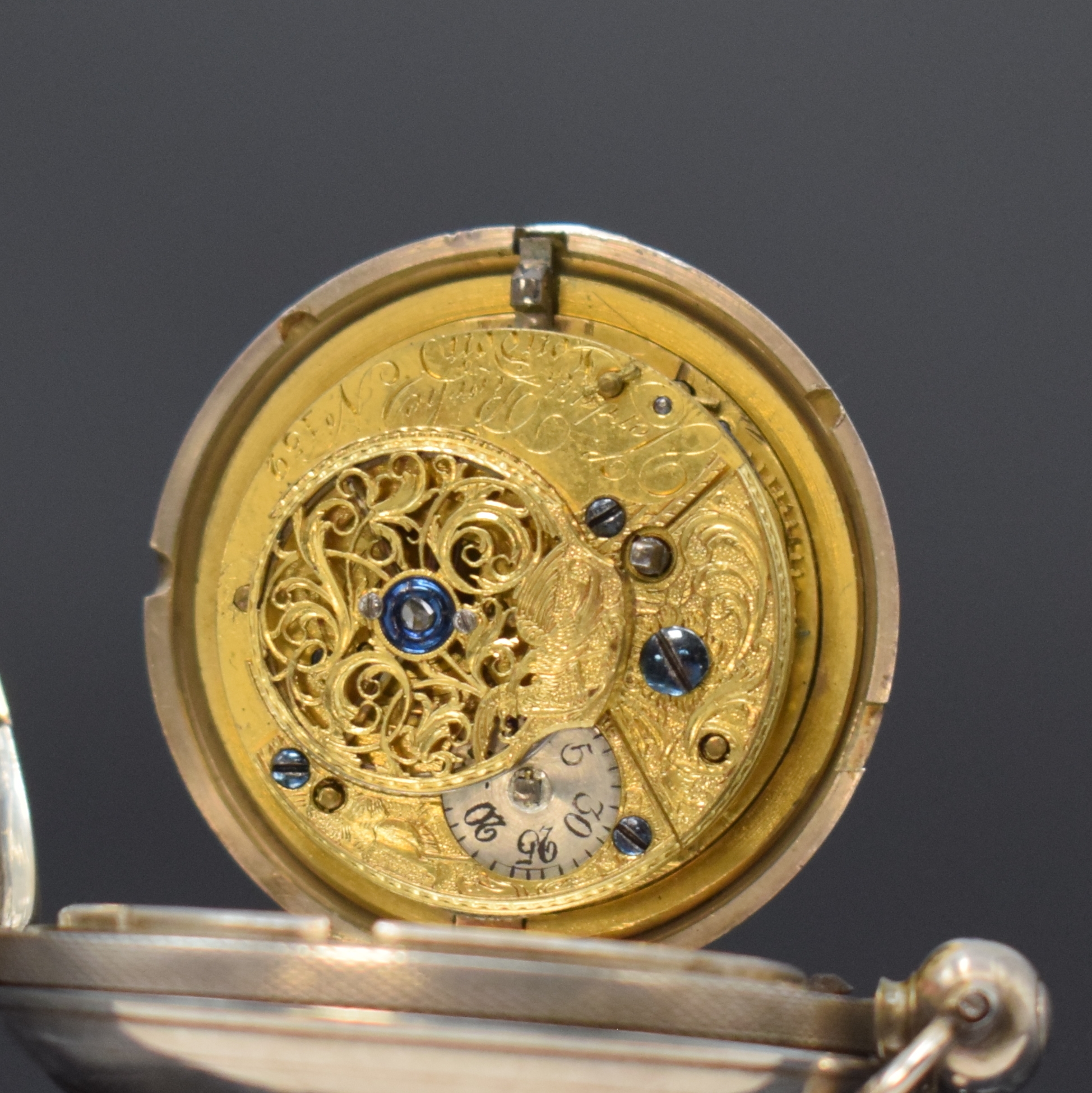 Detail g: JORDAN ROCHE Spindeltaschenuhr in Silber, London um 1832, guill. Savonette-Geh. dell., Sprungdeckel m. Monogramm, Emailzifferbl. m. röm. Zahlen, ...