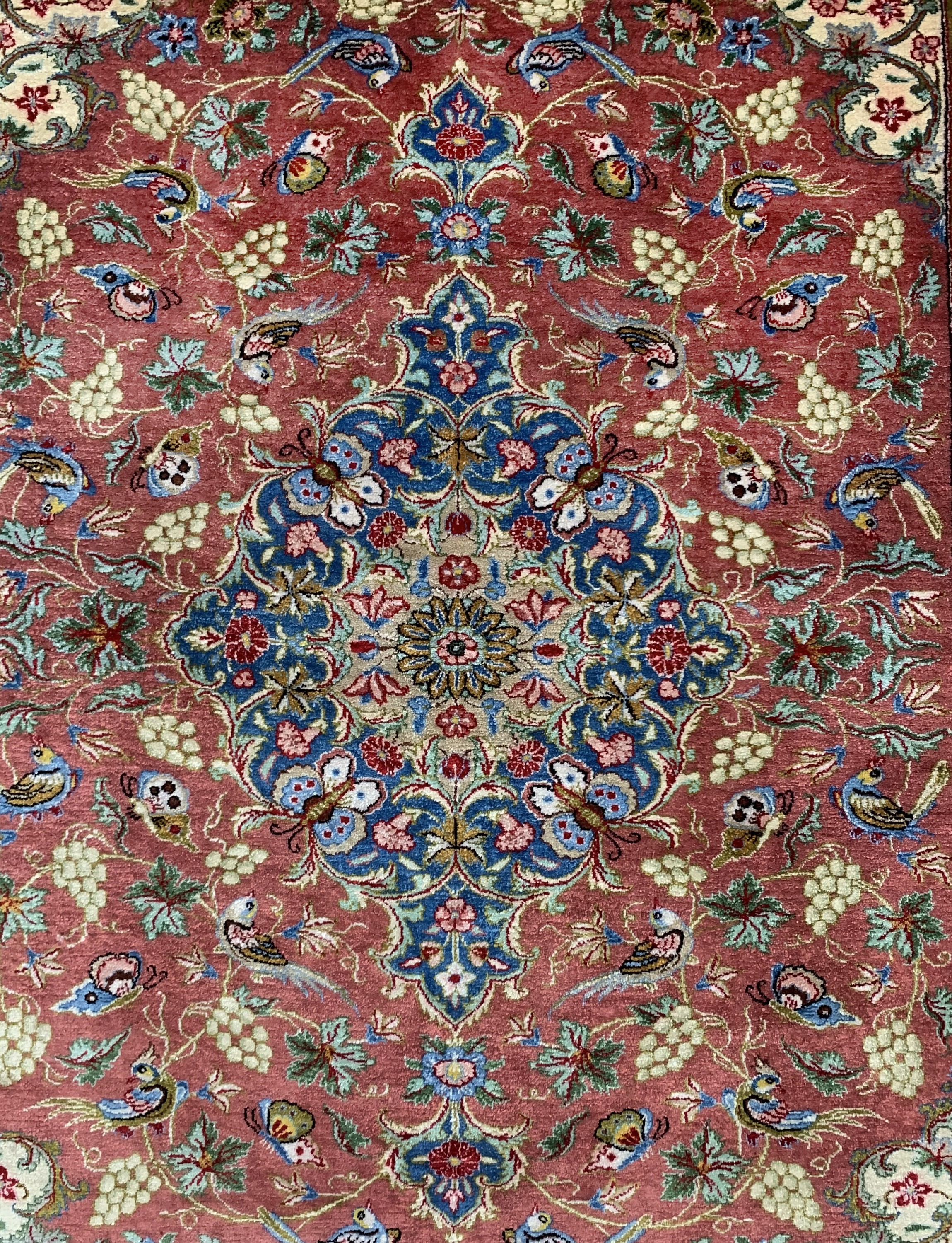 Detail b: Ghom Seide fein Persien, signiert"Sadeghzadeh", Ende 20.Jhd, reine Naturseide, ca. 146 x 100 cm, EHZ: 2