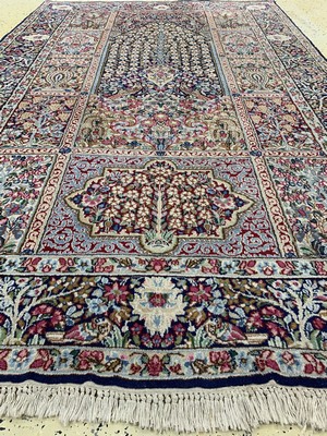 26754436d - Kirman, Persia, around 1940, wool on cotton, approx. 234 x 150 cm, condition: 2. Rugs, Carpets & Flatweaves