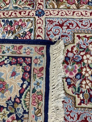 26754436e - Kirman, Persia, around 1940, wool on cotton, approx. 234 x 150 cm, condition: 2. Rugs, Carpets & Flatweaves