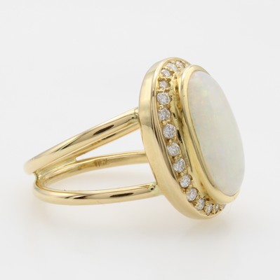 26754441b - Ring mit Opal und Brillanten