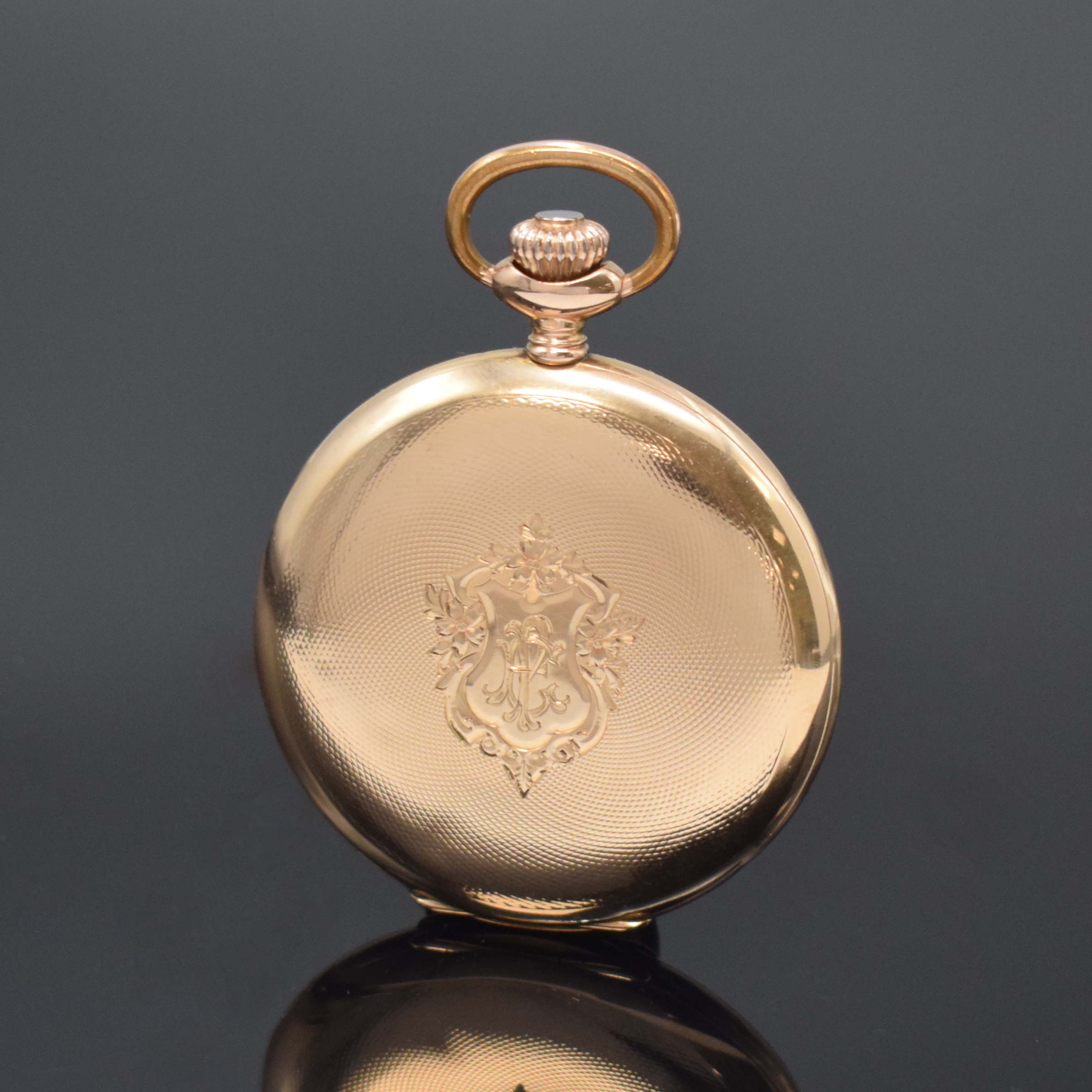 Detail b: ZENITH Herrensavonette in RG 585/000, Schweiz um 1910, guill. 2-Deckel Goldgeh. dell., Monogramm-Grav. auf dem Sprungdeckel, Metallcuvette m. ...