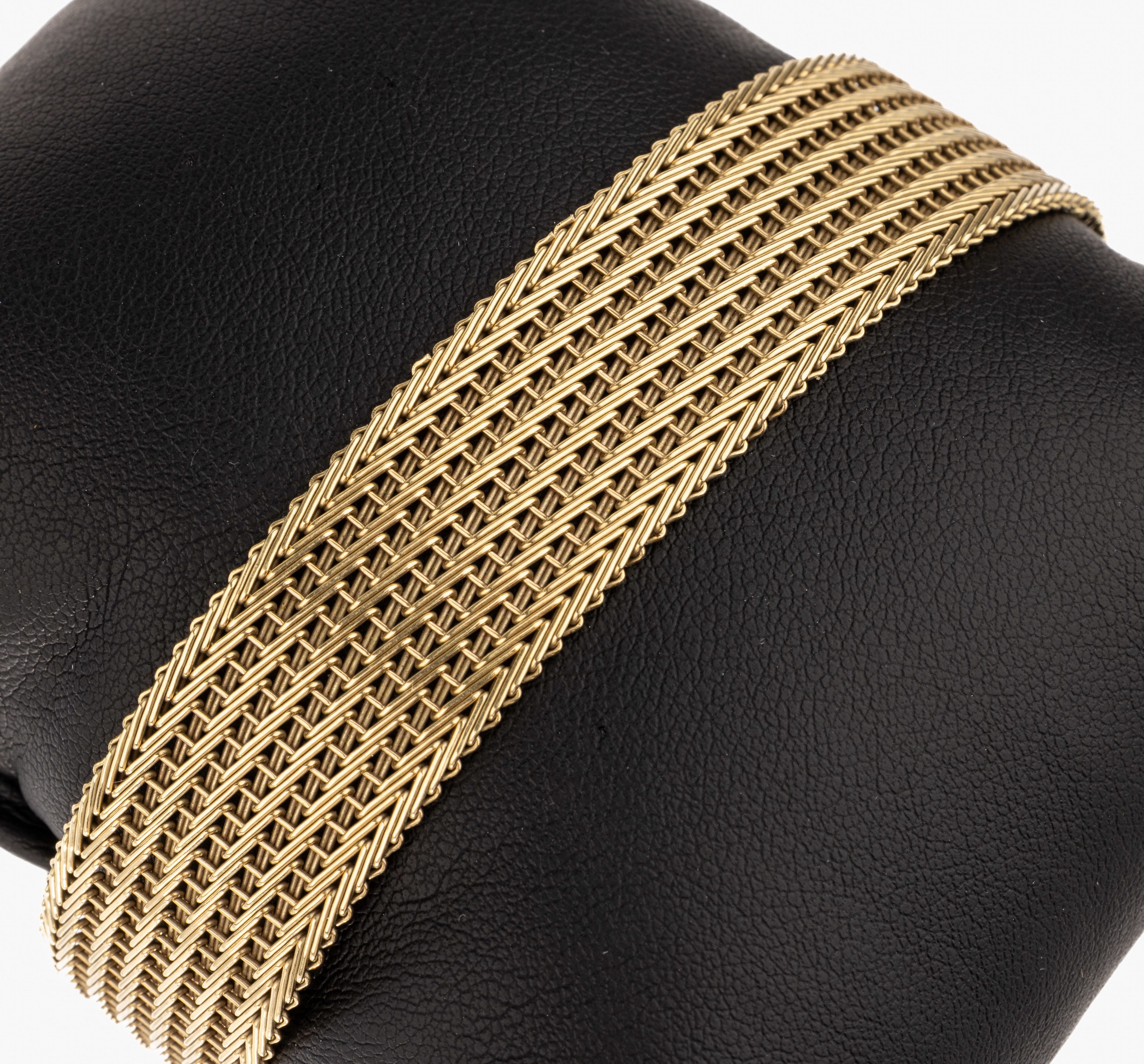14 kt Gold Armband, GG 585/000, B. ca. 1.8 cm, L. ca. 19 cm, Kastenschloss mit 2 Sicherheitsachten, ca. 26.5 g, Meistermarke unged.