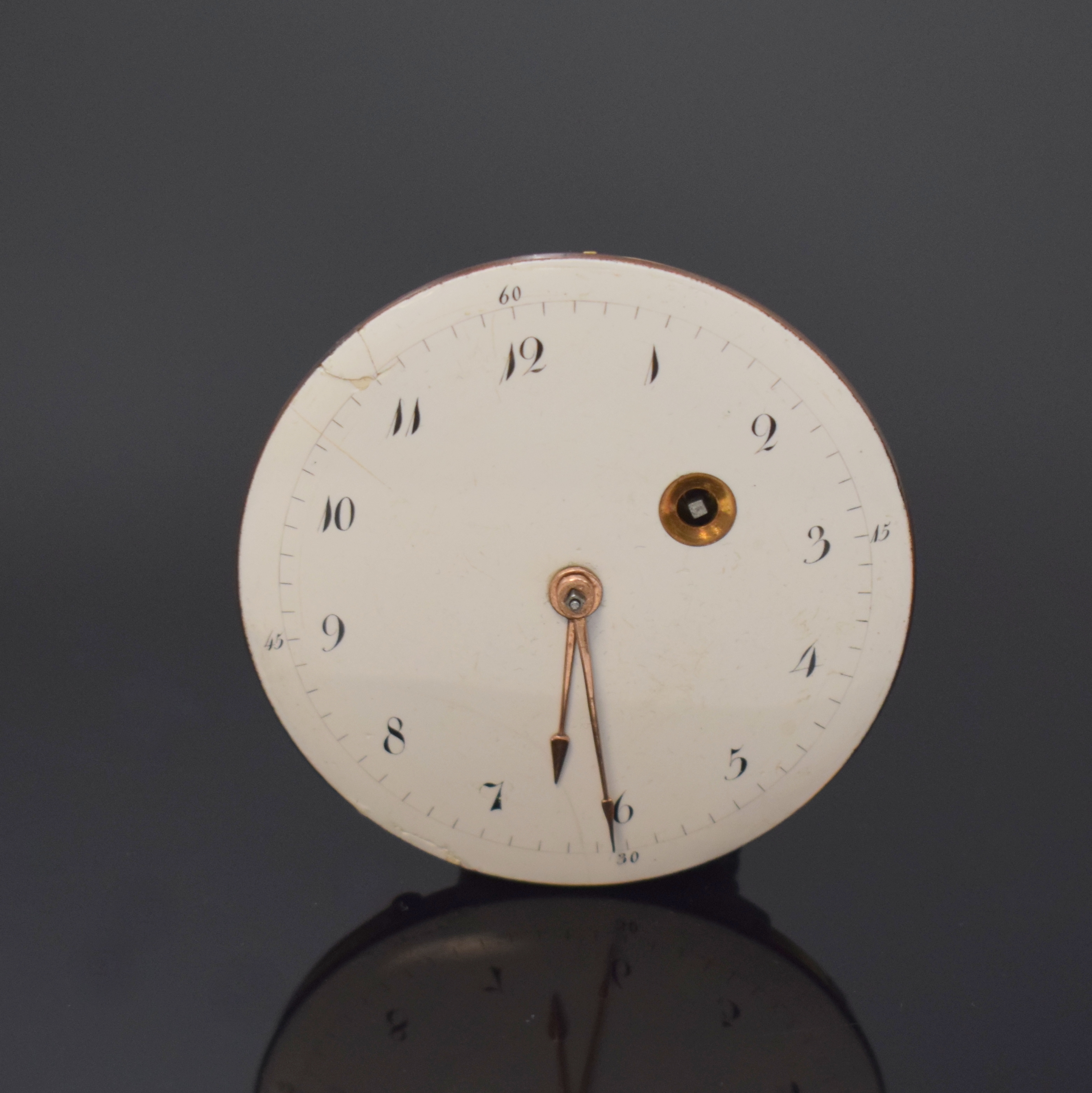 Detail a: Vergoldetes Spindelwerk mit 1/4 Stunden- Repetition, Schweiz um 1820, Emailzifferbl. riss., orig. Goldzeiger, Kette u. Schnecke, durchbr. u. grav. ...