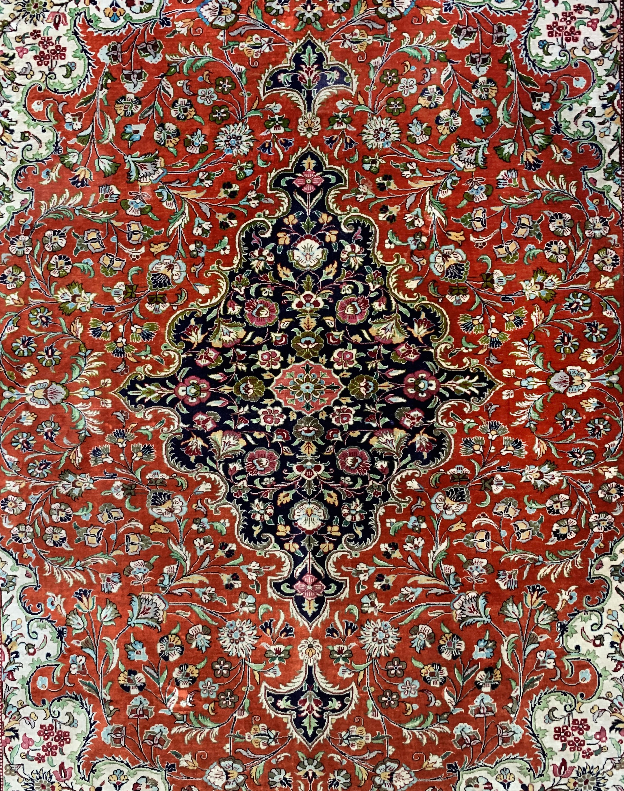 Detail b: Ghom Seide fein, Persien, ca. 50 Jahre, reine Naturseide, ca. 200 x 137 cm, EHZ: 2