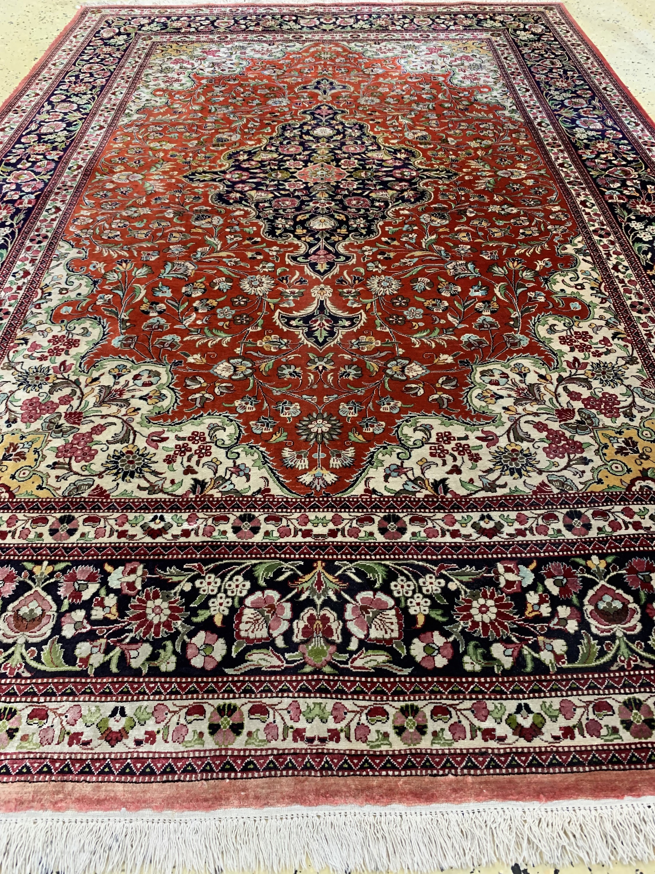 Detail d: Ghom Seide fein, Persien, ca. 50 Jahre, reine Naturseide, ca. 200 x 137 cm, EHZ: 2