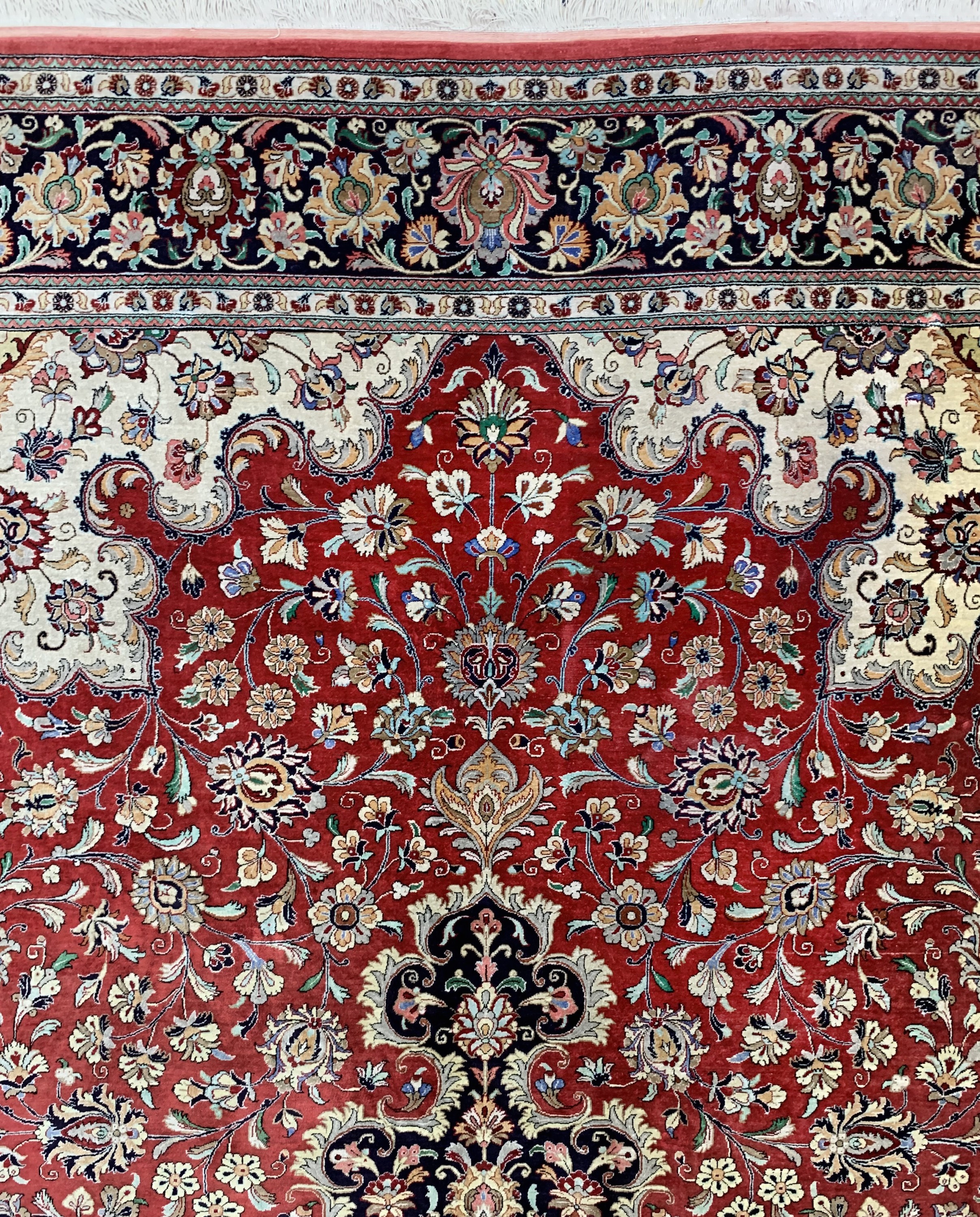 Detail c: Ghom Seide fein, Persien, ca. 50 Jahre, reine Naturseide, ca. 295 x 200 cm, EHZ: 2