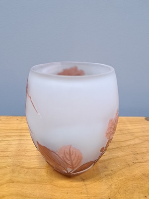 26755214b - Vase, Gallé, around 1900, colorless glass, with overlay, floral decoration, cut and ground, height 11 cm, signed