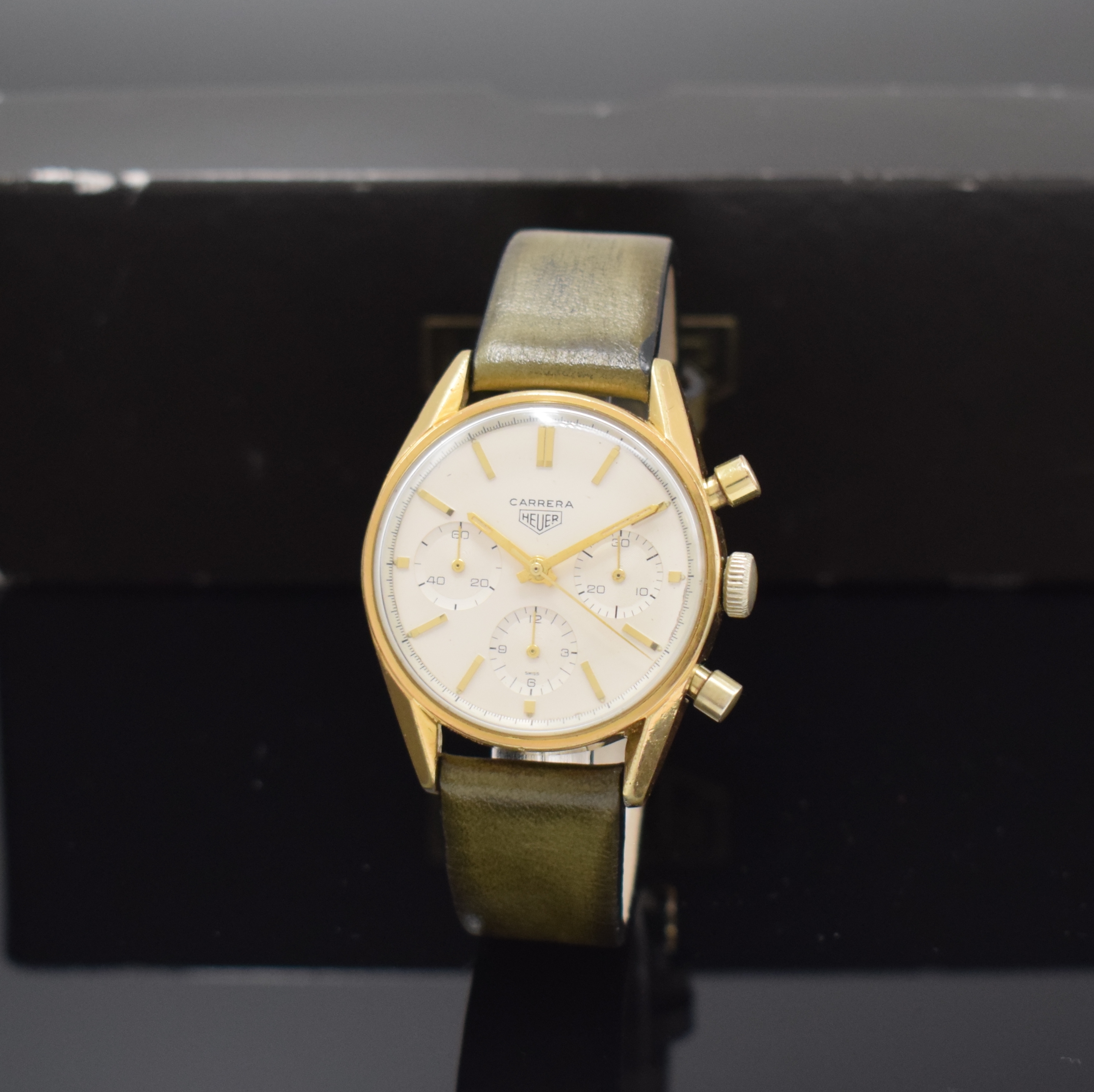 HEUER Carrera Herrenarmbanduhr mit Schaltradchronograph Kaliber Valjoux 72, Schweiz um 1950, Handaufzug, verg. Geh., Stahlboden verschr., silb. ...