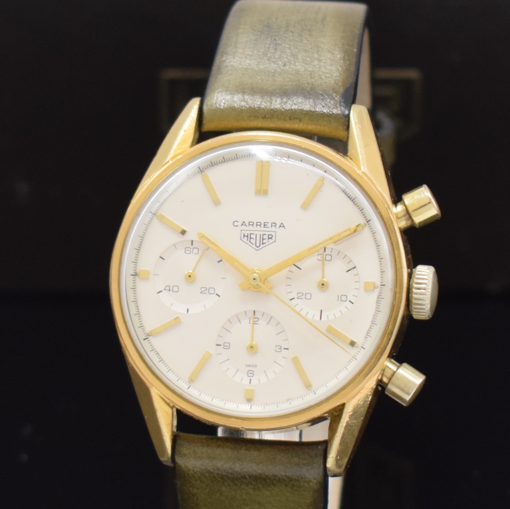 Detail a: HEUER Carrera Herrenarmbanduhr mit Schaltradchronograph Kaliber Valjoux 72, Schweiz um 1950, Handaufzug, verg. Geh., Stahlboden verschr., silb. ...