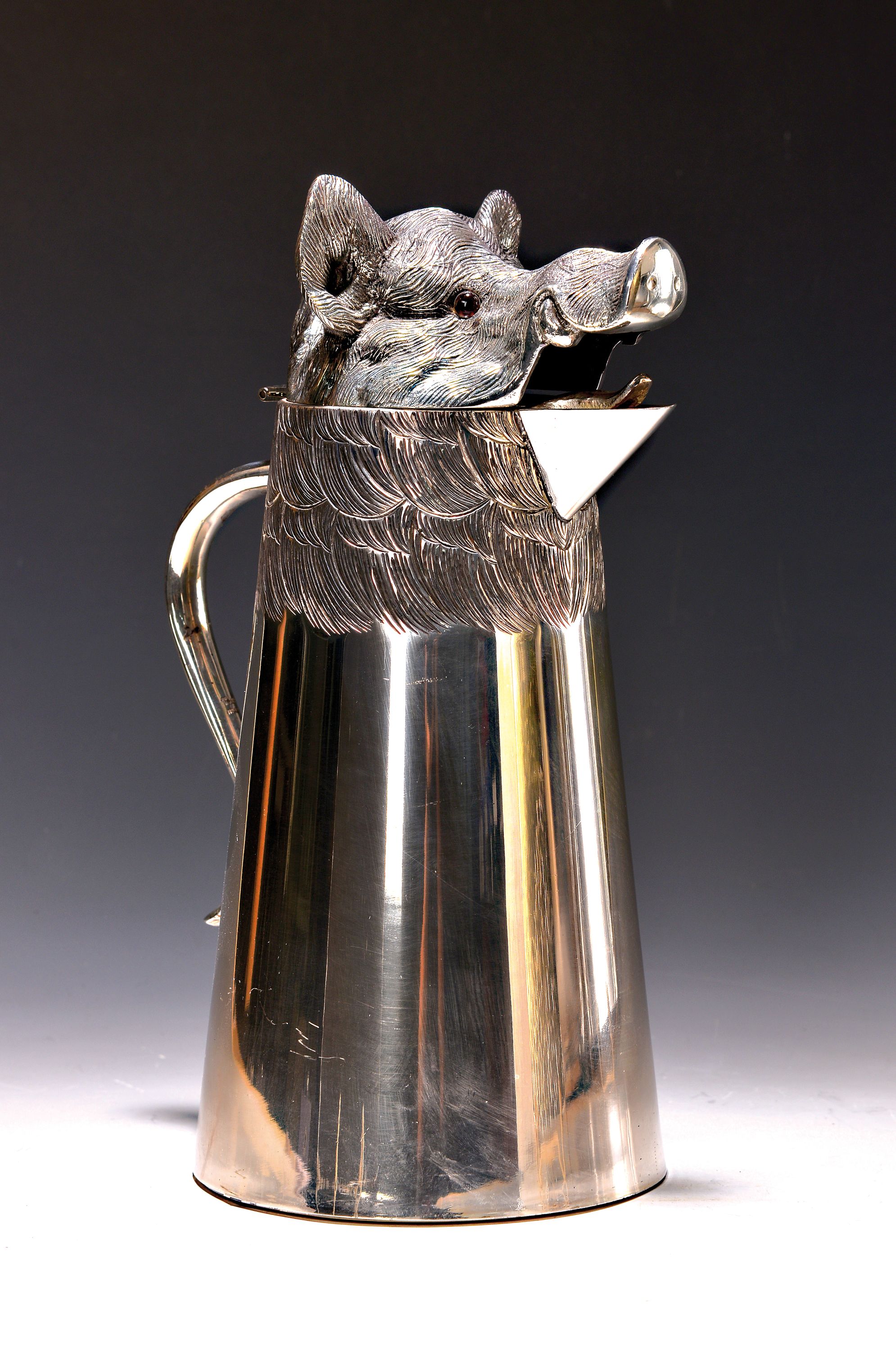 Detail a: Wildschwein-Kanne, Valenti, Barcelona, 1970er-Jahre und 6 Jagdbecher, Metall versilbert, Deckel in Form von versch. Tierköpfen, Wildschwein, Hirsch, ...