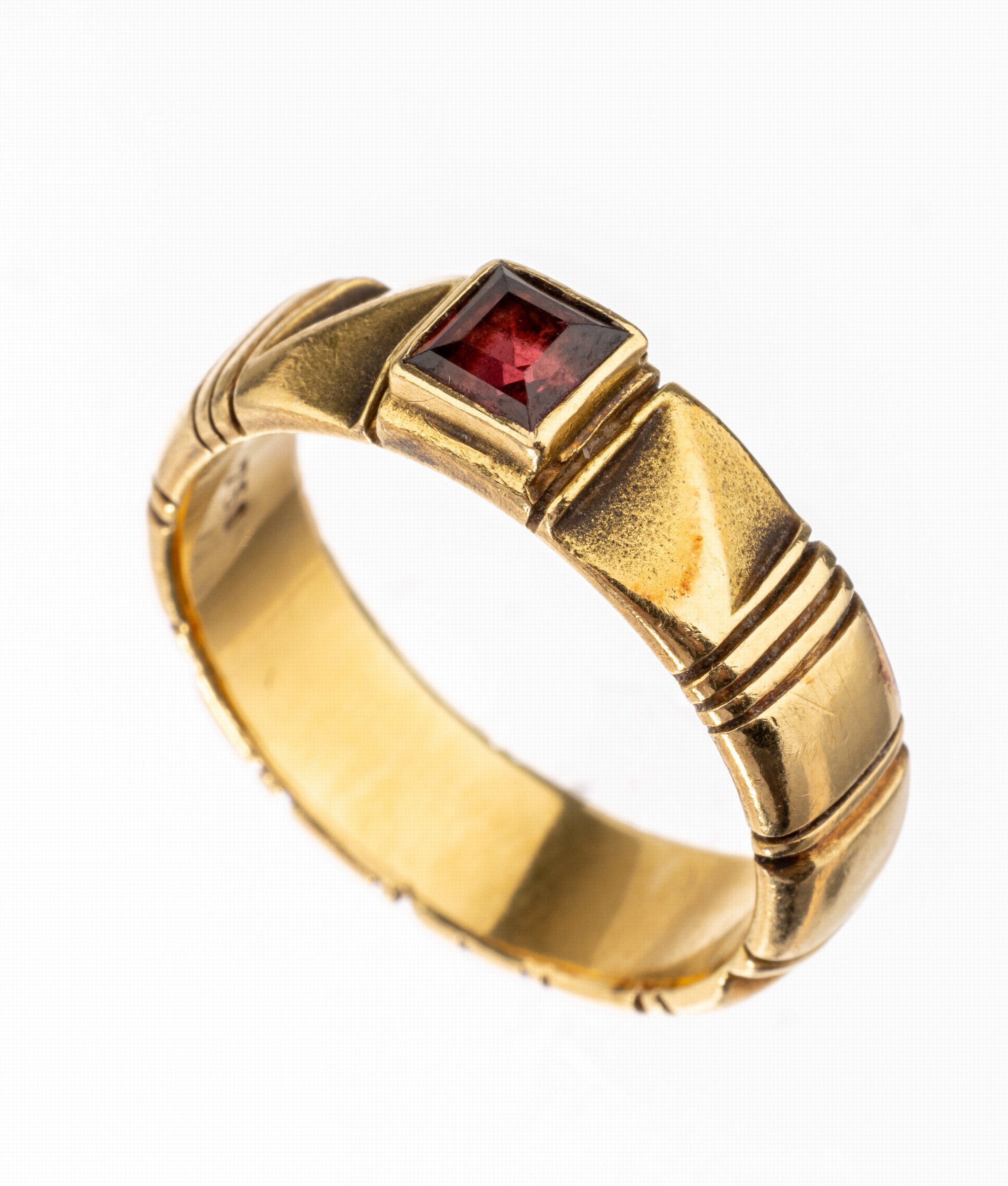 18 kt Gold Rubin-Ring, GG 750/000, Rubin-Carree, ca. 7.6 g, RW 55