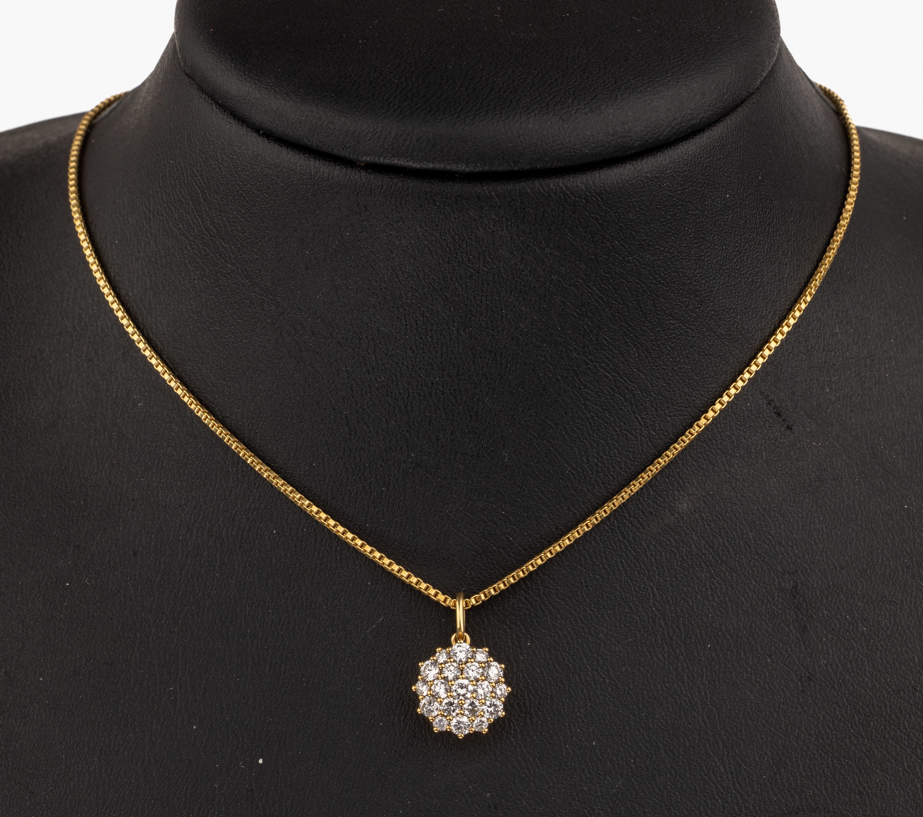 18 kt Gold Diamant-Anhänger, GG 750/000, 19Diamanten zus. ca. 0.75 ct feines Weiß- Weiß/vs-si, an Kette, L. ca. 40 cm, Federringschließe, ca. ...
