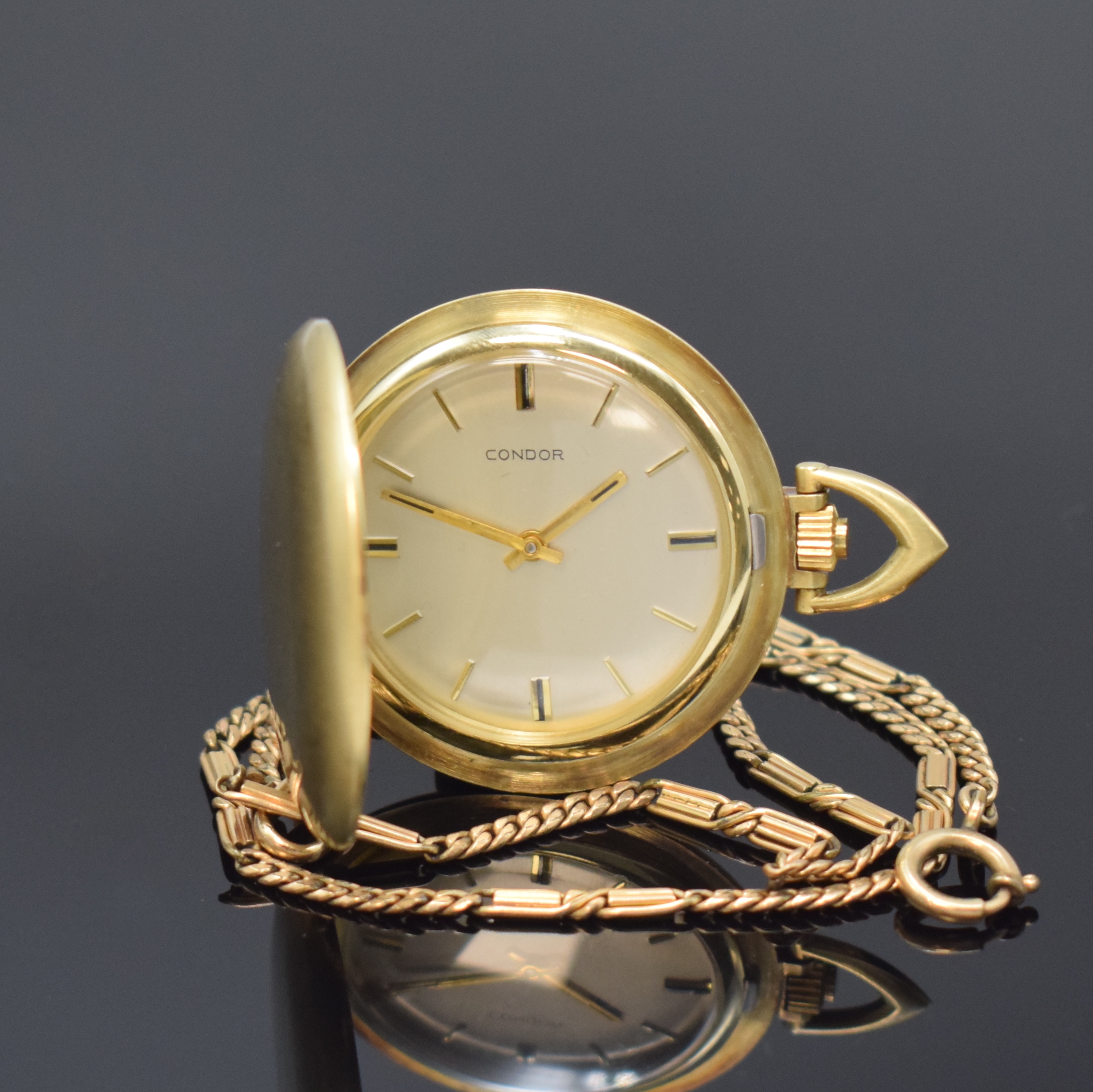 CONDOR Savonette-Frackuhr in GG 585/000, Deutschland / Schweiz um 1970, Handaufzug, satiniertes Geh., silb. Zifferbl., gold. Indizes u. Zeiger, vern. ...