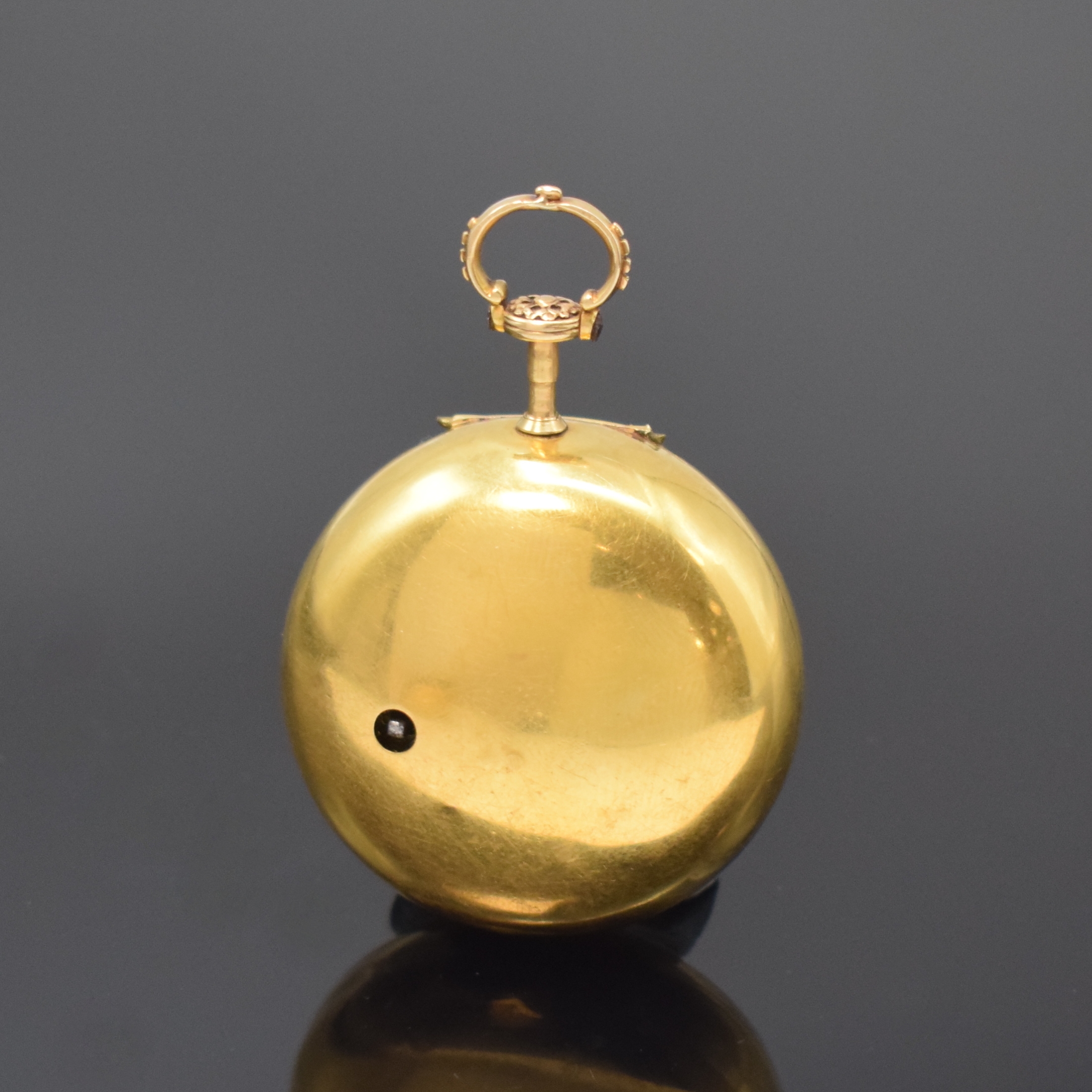 Detail b: Jn. GRANTHAM London Repoussé Spindeltaschenuhr im doppelten 22k Goldgehäuse, London Hallmark 1762, glattes Geh., Repoussé-Übergeh. m. großem ...