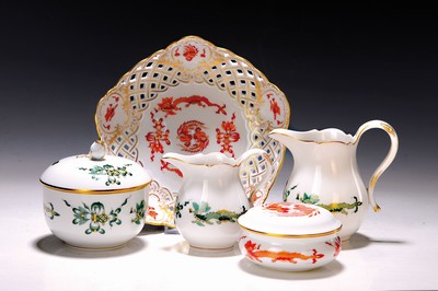 Image 26755353 - Service parts, Meissen, dragon decoration in green and red, porcelain, gold rim, green: sugar bowl, large and small cream jug, red: lidded box, basket bowl with breakthrough work, traces of age