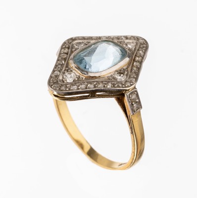 Image 26755379 - 18 kt Gold Aquamarin-Diamant-Ring, um 1920