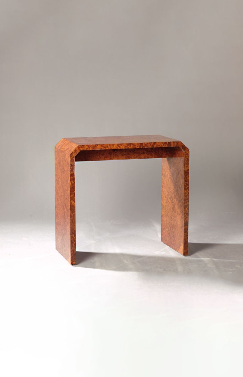 Beistelltisch, Art-Deko-Stil, 2. Hälfte 20. Jh., Birkenfurnier, ca. 58.5x60x32 cm, EZ 2
