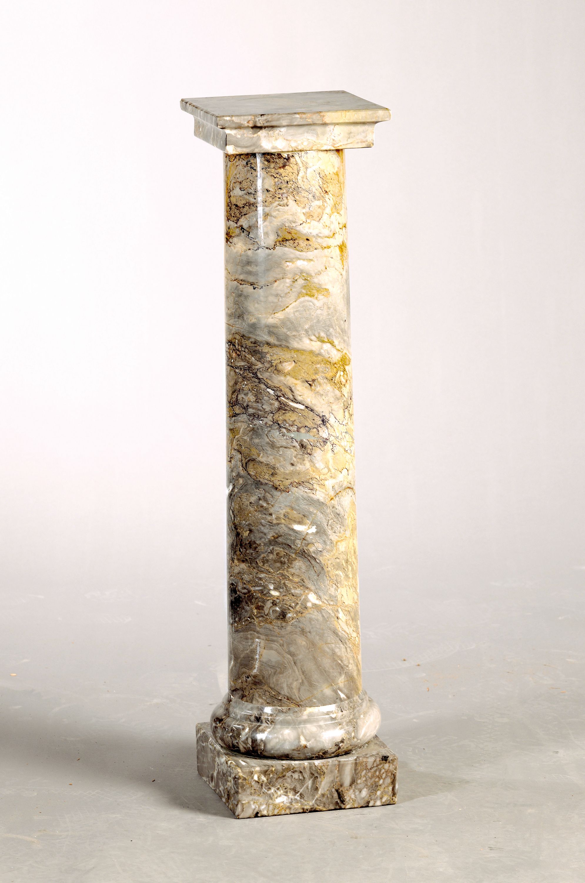 Schwere Marmorsäule, um 1900, grauer Stein , H. ca. 88 cm, EZ 2