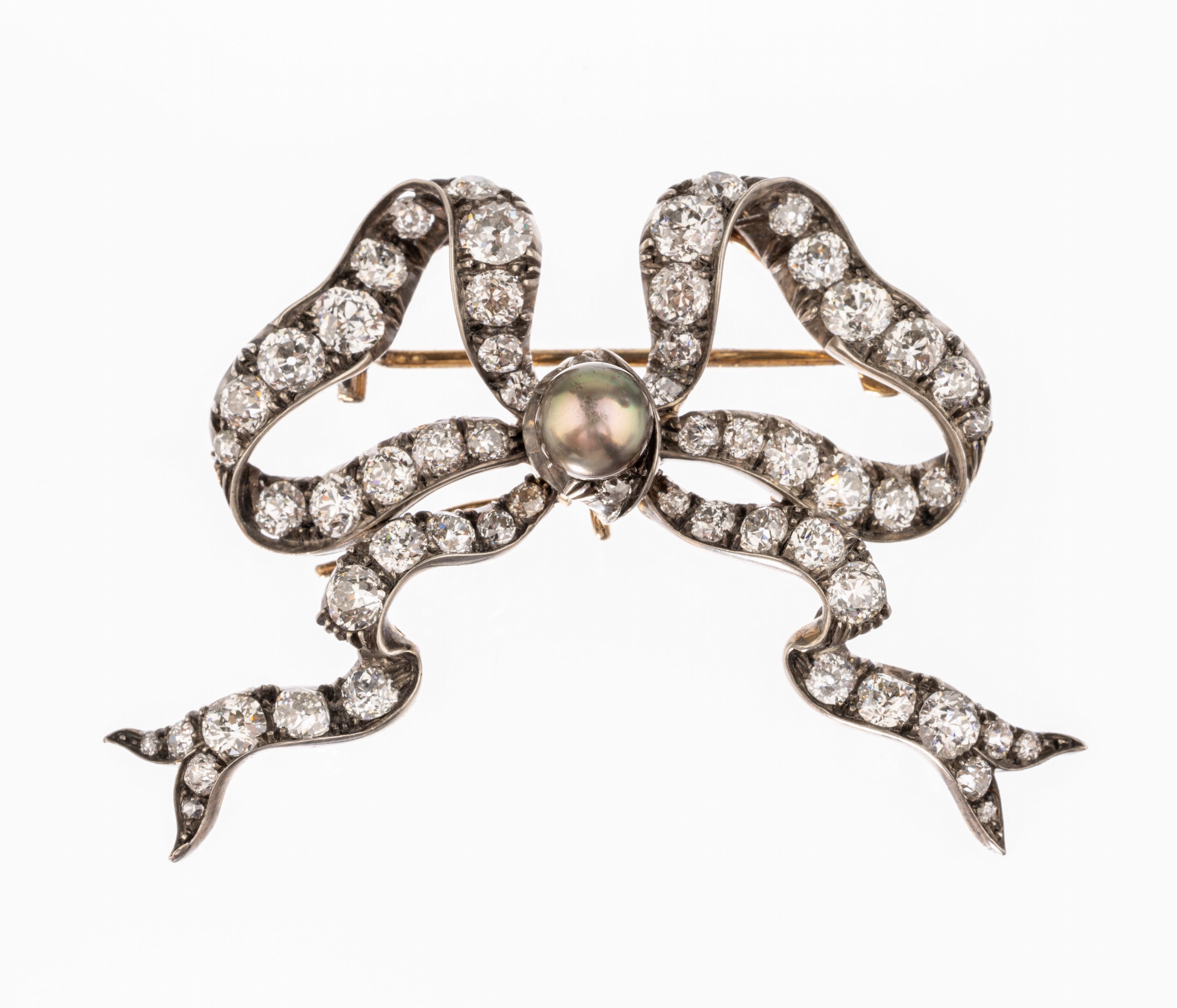 Bedeutende 14 kt Gold Diamant-Brosche, um 1880, GG 585/000, Österreich/Wien, Schauseite Silber, 60 Altschliffdiamanten zus.ca. 5.80 ct ...
