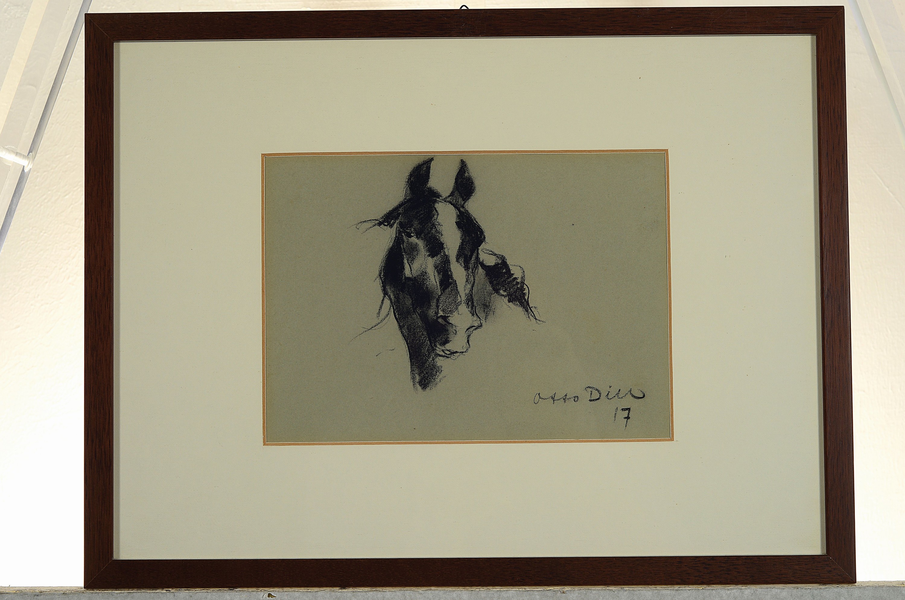 Detail k: Otto Dill, 1884 Neustadt - 1957 Bad Dürkheim, zwei Kohlezeichnungen/Skizzen, Kuh und Pferd, datiert 16/17, beide signiert, 16 x 22.5 cm, unter Glas, ...