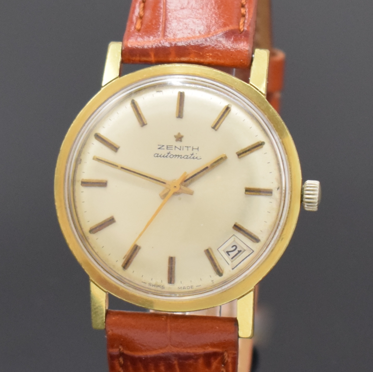 Detail a: ZENITH Gold Filled Herrenarmbanduhr, Schweiz um 1970, Automatik, Stahlboden aufgedr., silb. Zifferbl. m. aufges. gold. Std.-Ind., gold. Zeiger, ...