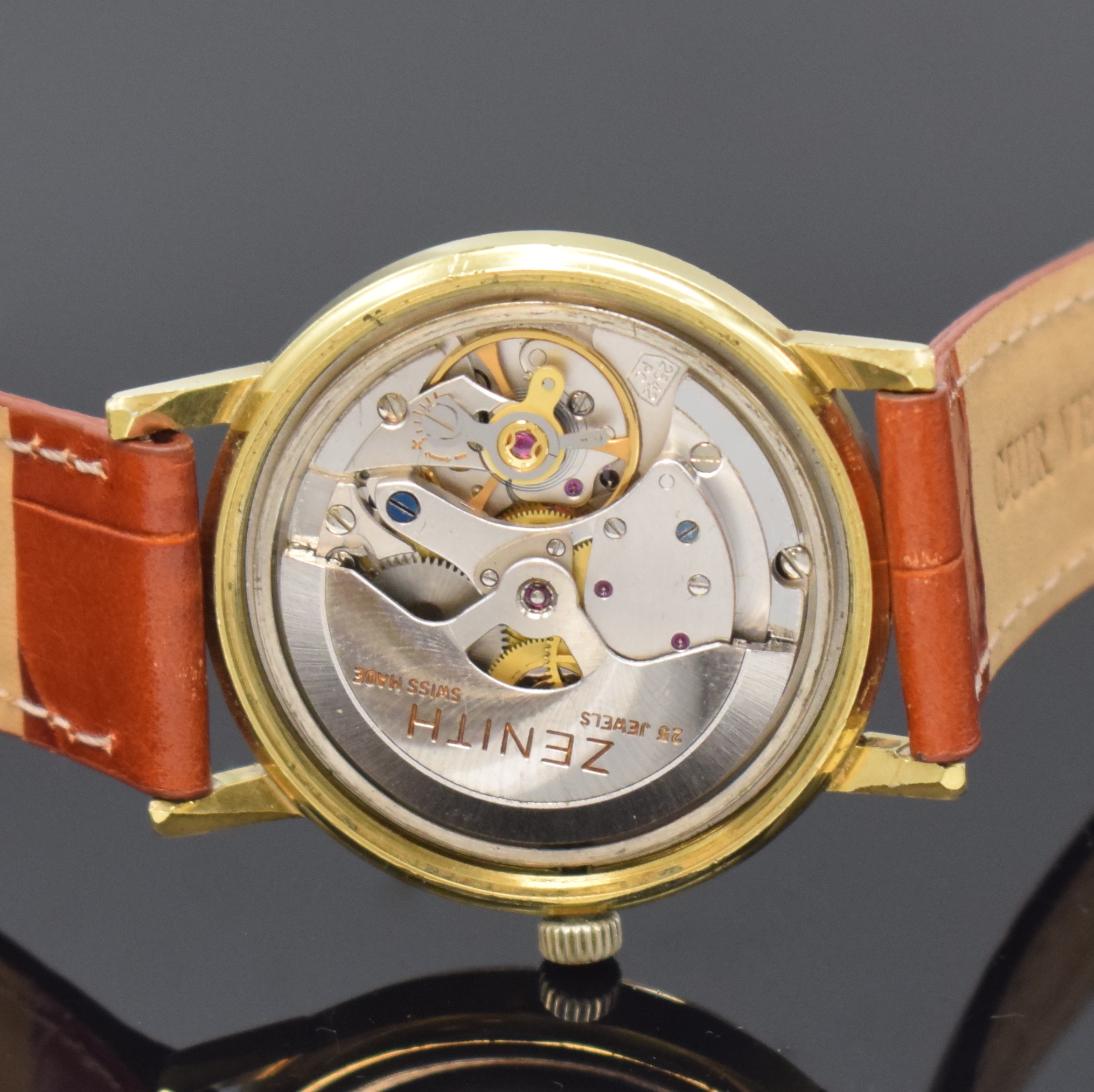 Detail e: ZENITH Gold Filled Herrenarmbanduhr, Schweiz um 1970, Automatik, Stahlboden aufgedr., silb. Zifferbl. m. aufges. gold. Std.-Ind., gold. Zeiger, ...