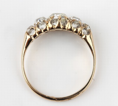 26755902c - 18 kt gold diamond-ring, approx. 1870/80