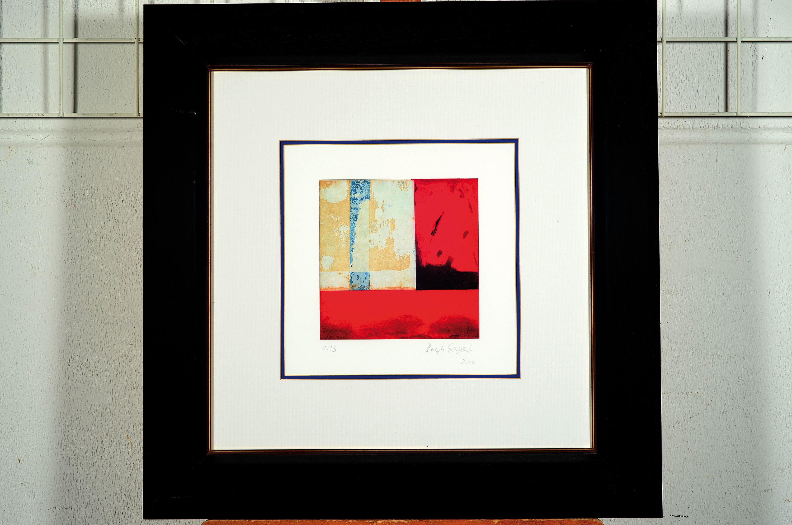 Detail n: Ralph Gelbert, geb. 1969 Landau/Pfalz, 3 Farbsiebdrucke, alle handsigniert und num. 1/85, datiert 2002, ca. 20x21cm, PP, u.Gl., R. ca. 64x64cm ...
