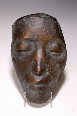 Image 26756586 - Seff Weidl, 1915 Eger-1972 Inning, #"Flat Mask#" self-portrait?, bronze, signed inside, 23x15 cm, provenance: from a southern German private collection, acquired from the artist