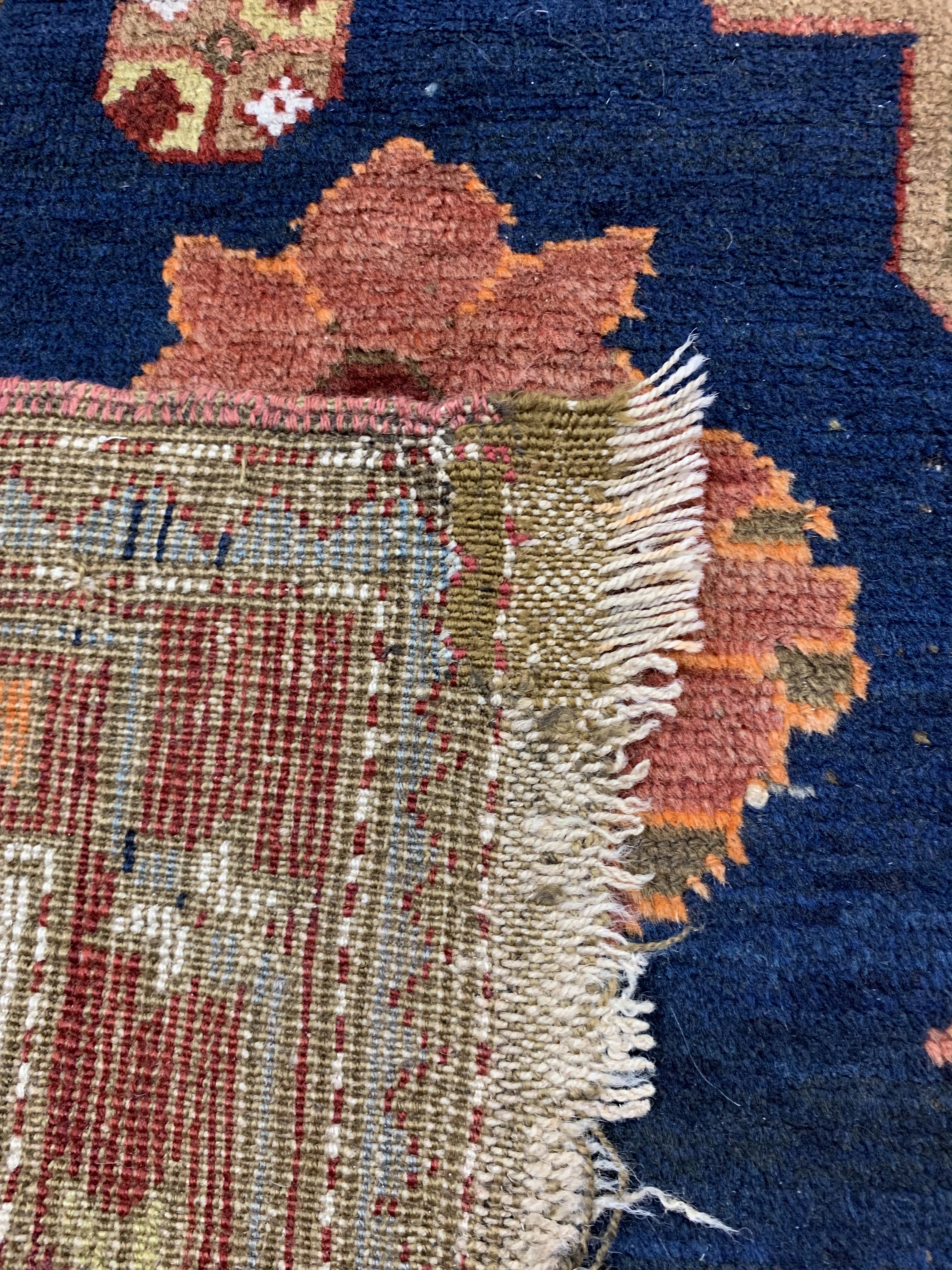 Detail e: Armenischer Kazak antik, Karabagh, Kaukasus, um 1900, Wolle auf Wolle, ca. 300 x 154 cm, EHZ: 2-3