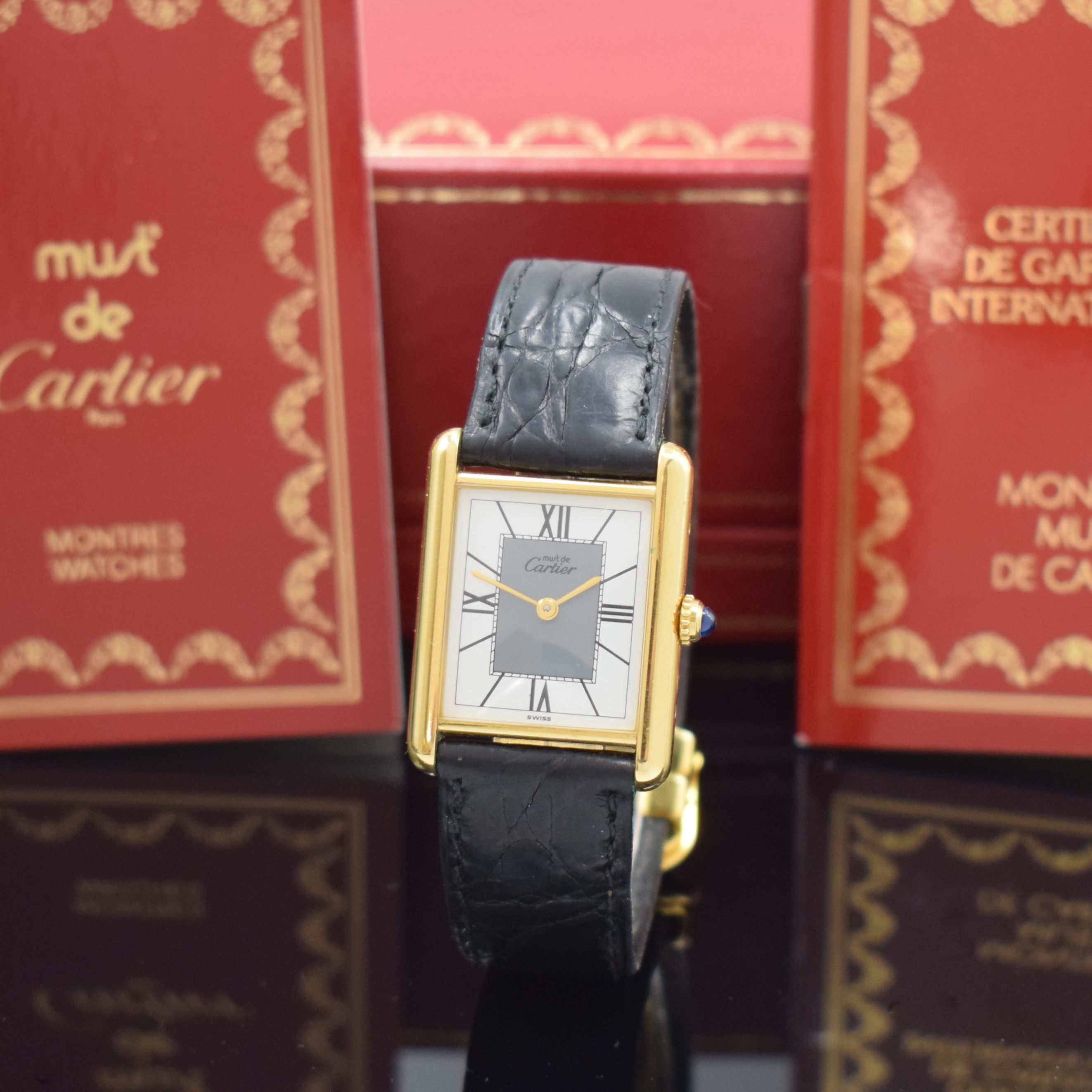 CARTIER Damenarmbanduhr Tank Vermeil Referenz 590005, Schweiz verk. lt. beil. Pap. 06/1995, quarz, 2-teil., verg. Silbergeh. inkl. Lederband (zu ...