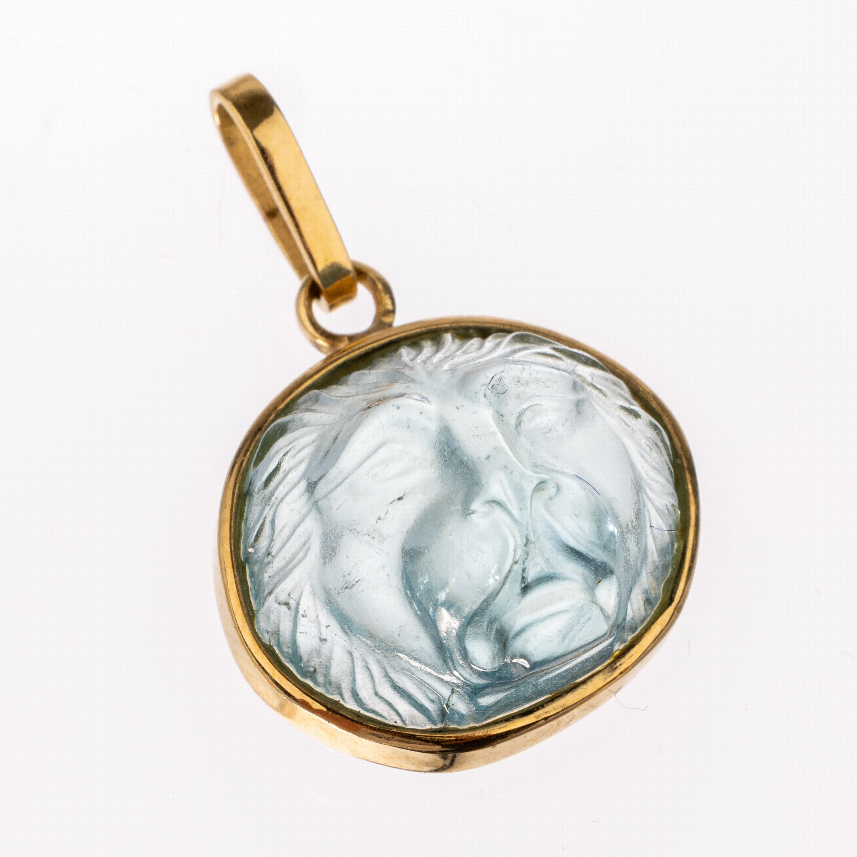 14 kt Gold Aquamarin-Anhänger, "Löwe", GG 585/000, Darstellung eines Löwenkopfs, L. ca. 2.5 cm (mit Öse), ca. 3.2 g