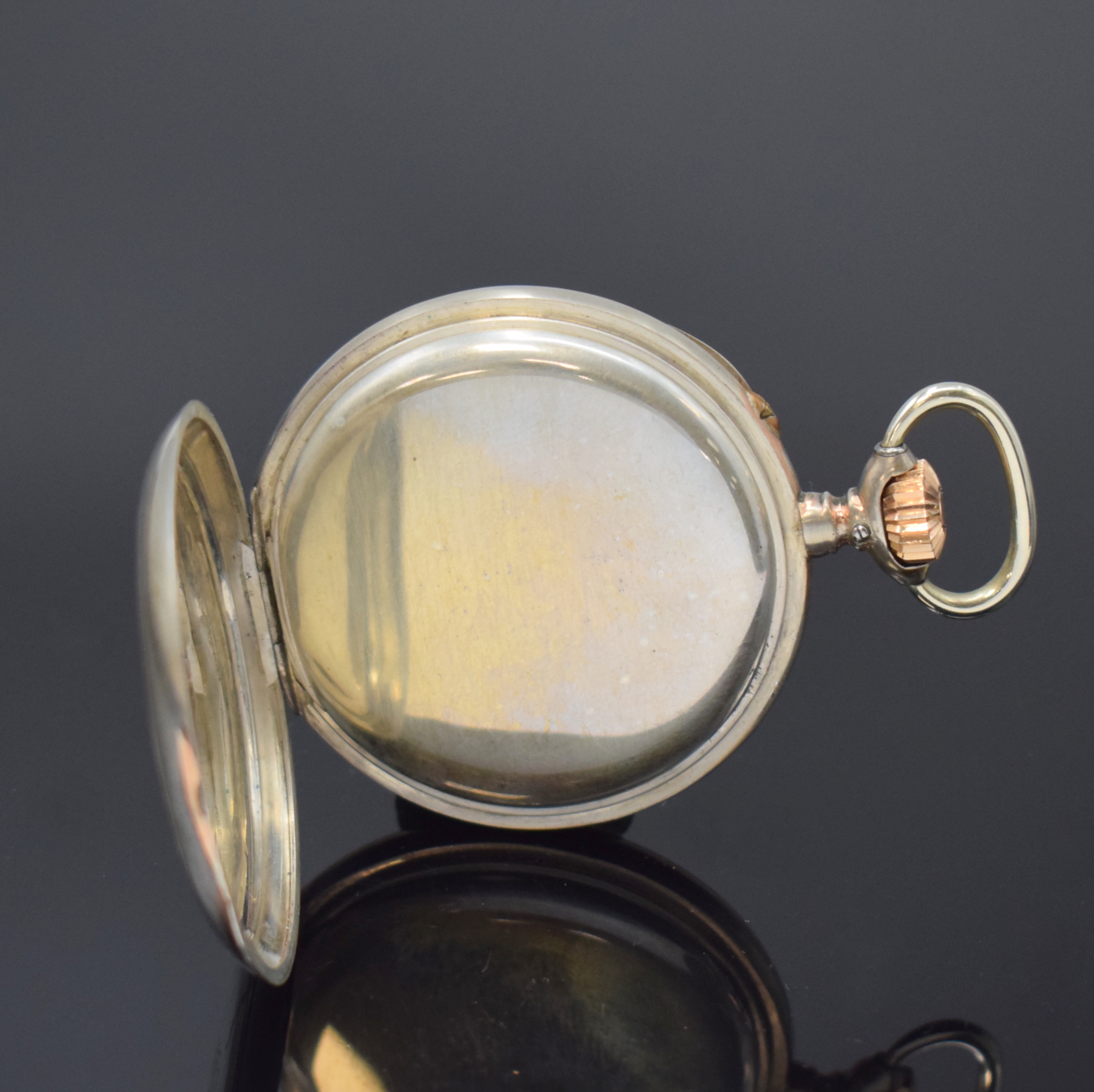 Detail c: IWC offene Herrentaschenuhr in Silber, Schweiz um 1899, guill. Geh. berieb./dell., sign. Emailzifferbl., feine röm. Zahlen, gold. Louis-XV Zeiger, ...
