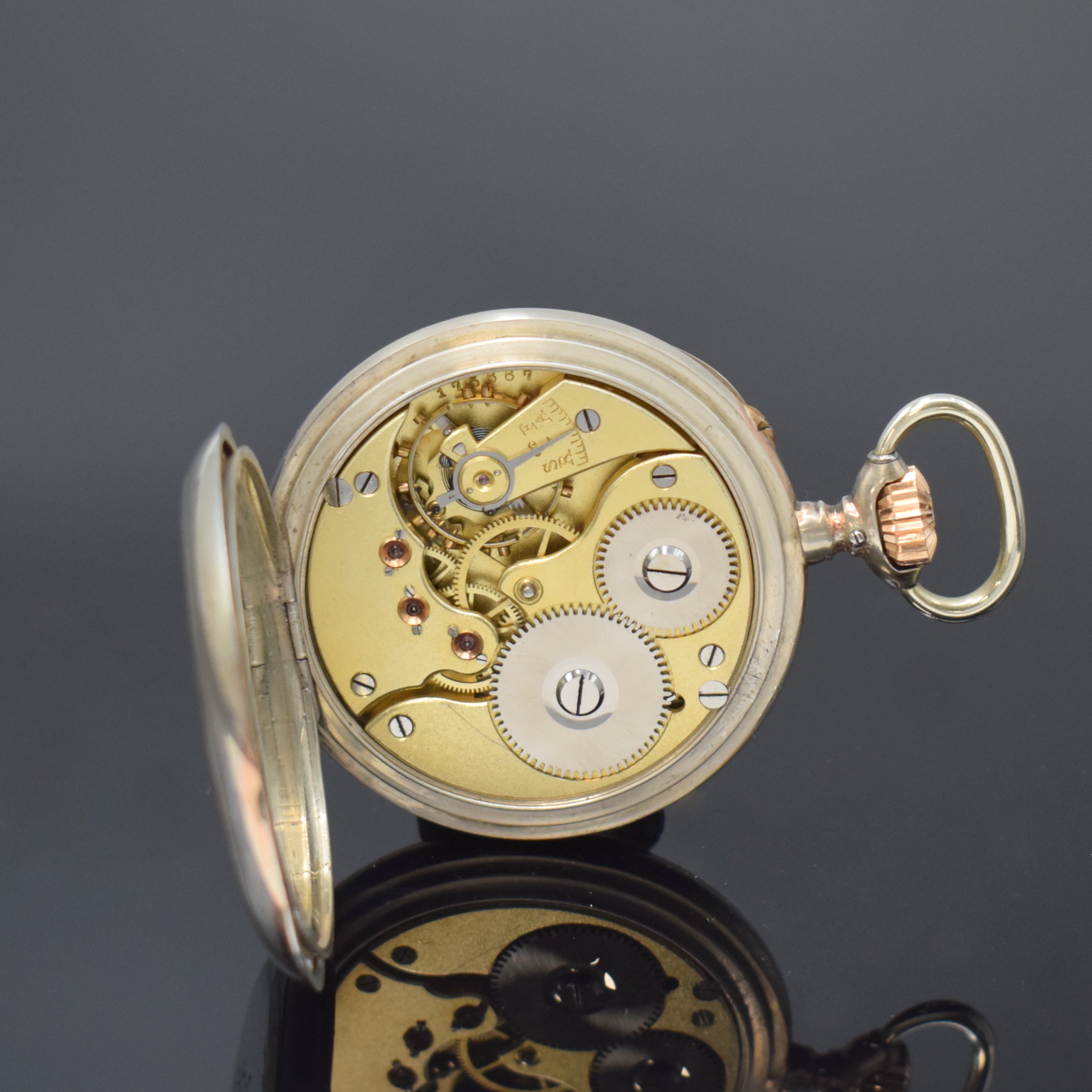 Detail e: IWC offene Herrentaschenuhr in Silber, Schweiz um 1899, guill. Geh. berieb./dell., sign. Emailzifferbl., feine röm. Zahlen, gold. Louis-XV Zeiger, ...
