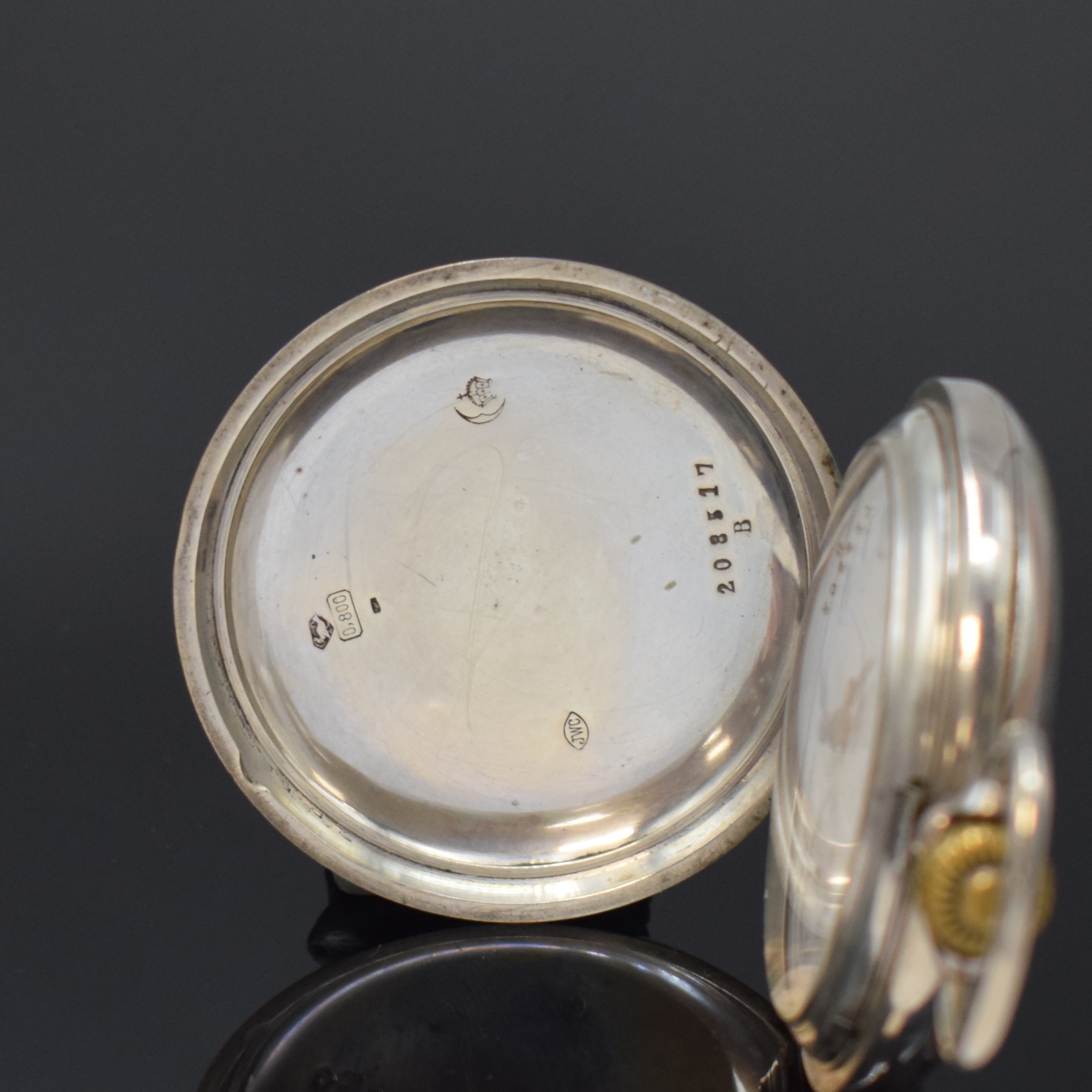 Detail a: IWC Herrensavonette in Silber, Schweiz um 1899, guill. Geh. berieb./dell., Emailzifferbl., arab. Zahlen, kl. Sek. b. 6, verg. Werk Kal. 53, 3 ...