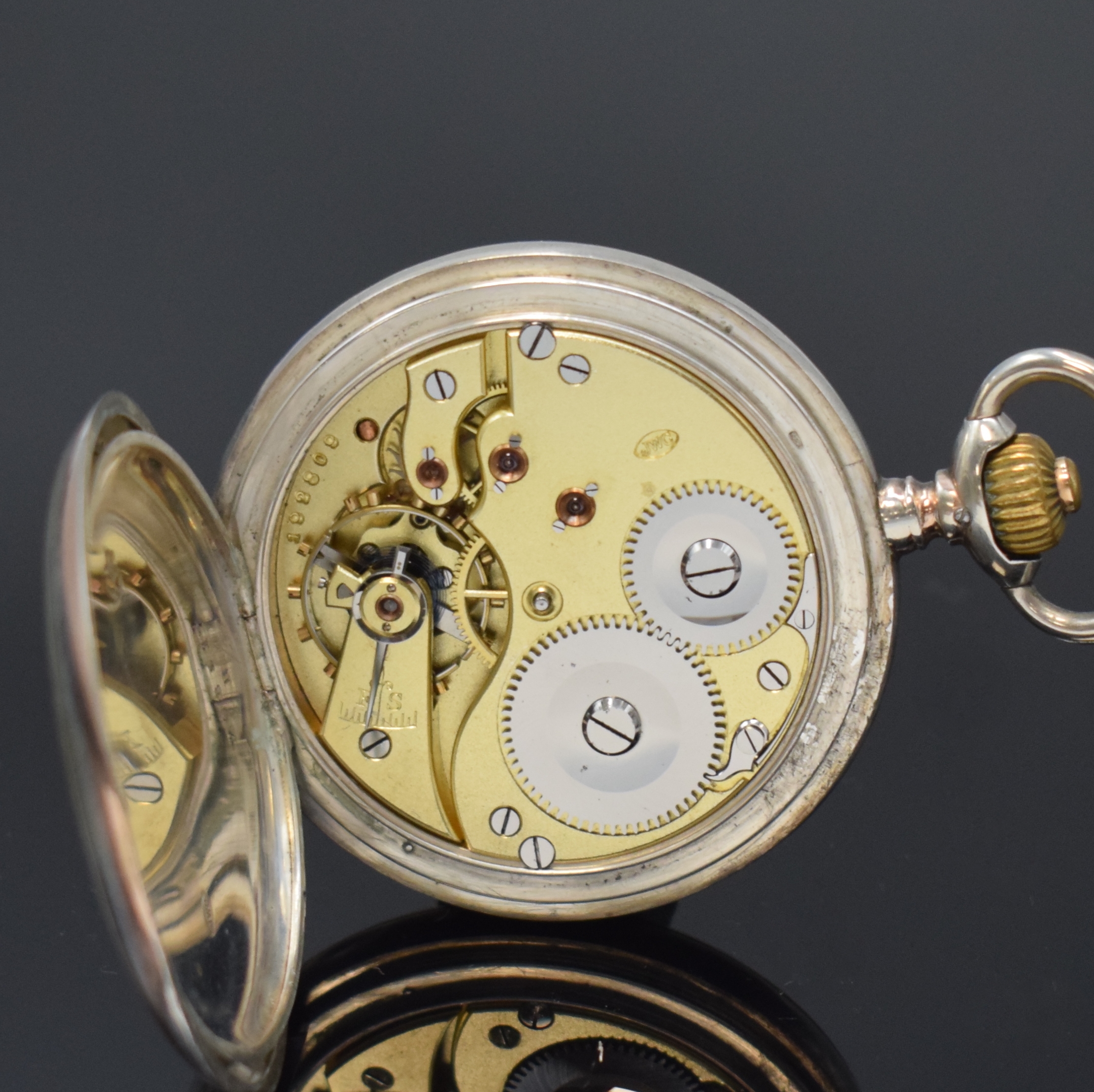 Detail g: IWC Herrensavonette in Silber, Schweiz um 1899, guill. Geh. berieb./dell., Emailzifferbl., arab. Zahlen, kl. Sek. b. 6, verg. Werk Kal. 53, 3 ...