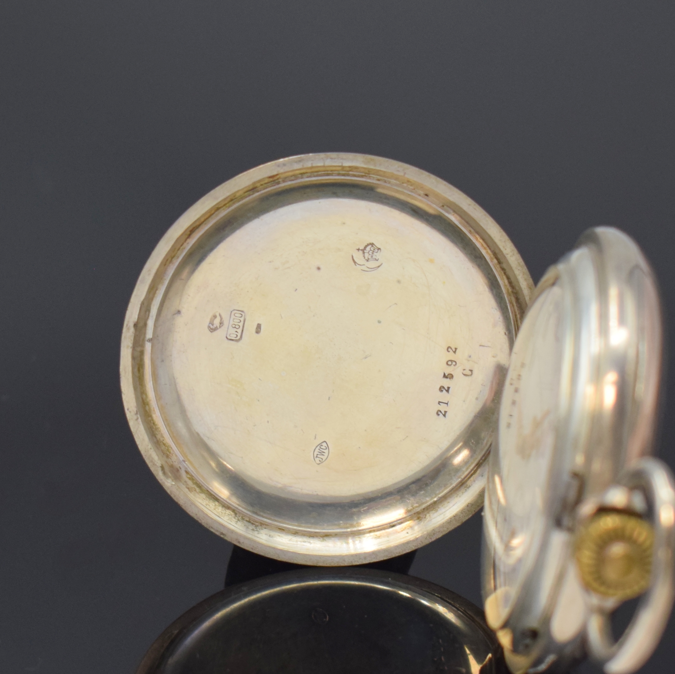 Detail a: IWC Herrensavonette in Silber, Schweiz um 1899, guill. Geh. berieb., Emailzifferbl. m. roter Minuterie, gold. Louis-XV Zeiger, kl. Sek. b. 6, verg. ...