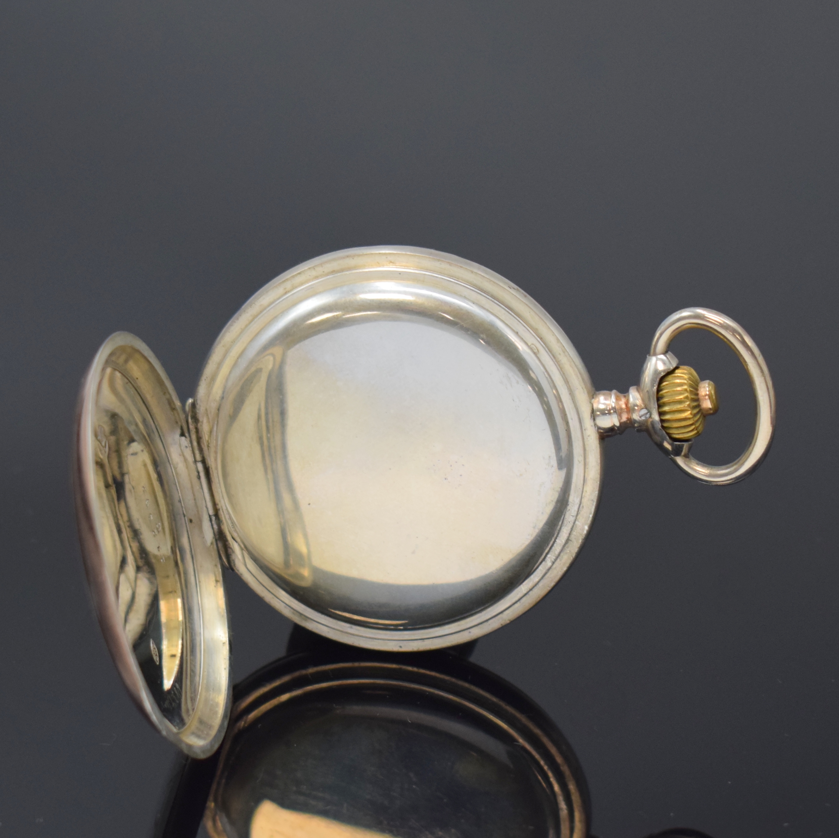 Detail e: IWC Herrensavonette in Silber, Schweiz um 1899, guill. Geh. berieb., Emailzifferbl. m. roter Minuterie, gold. Louis-XV Zeiger, kl. Sek. b. 6, verg. ...