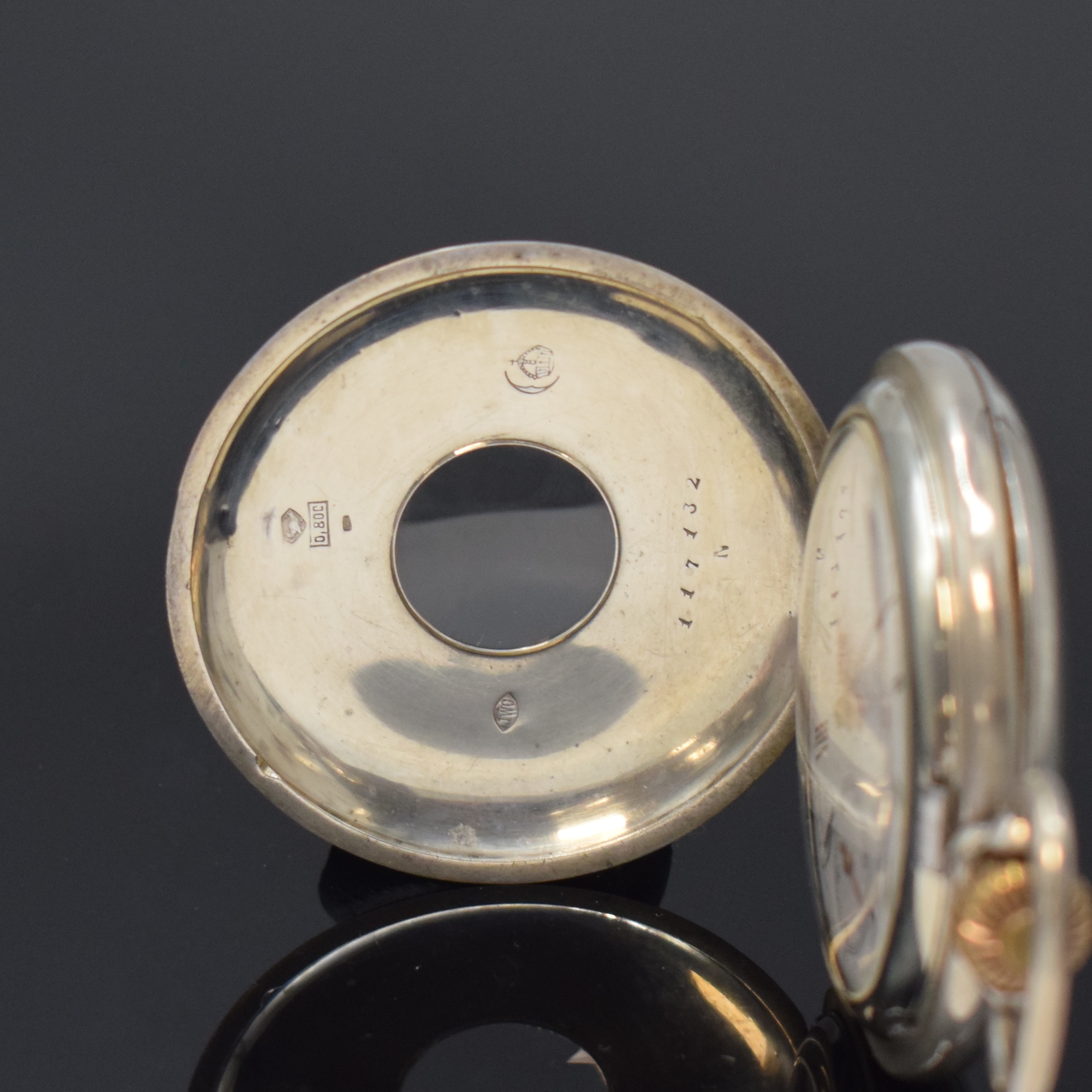 Detail b: IWC Herren-Halbsavonette in Silber, Schweiz um 1894, guill. Geh. berieb./dell., Sprungdeckel m. schwarz. röm. Email-Zahlen, Emailzifferbl., kl. Sek. ...