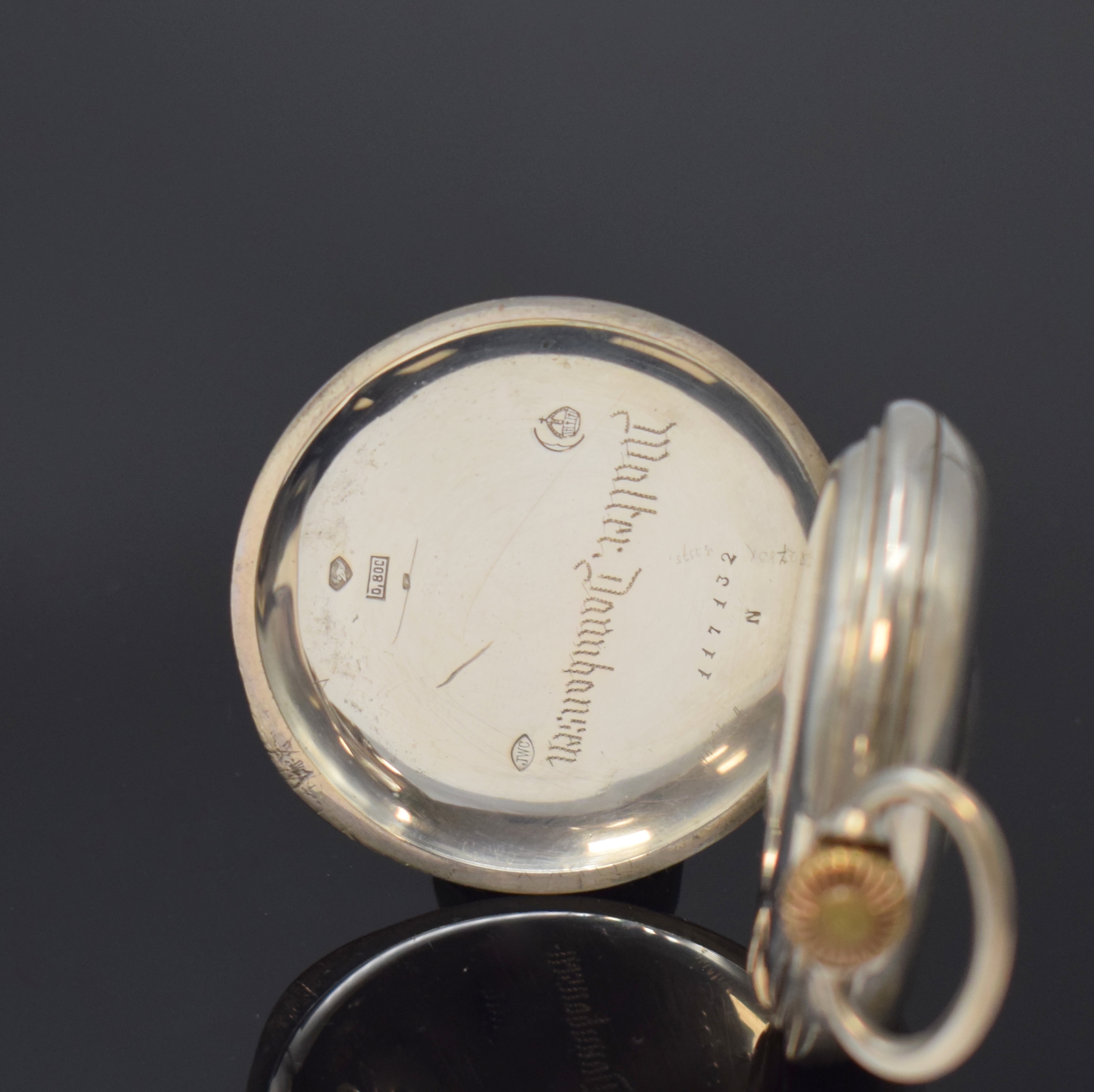 Detail d: IWC Herren-Halbsavonette in Silber, Schweiz um 1894, guill. Geh. berieb./dell., Sprungdeckel m. schwarz. röm. Email-Zahlen, Emailzifferbl., kl. Sek. ...